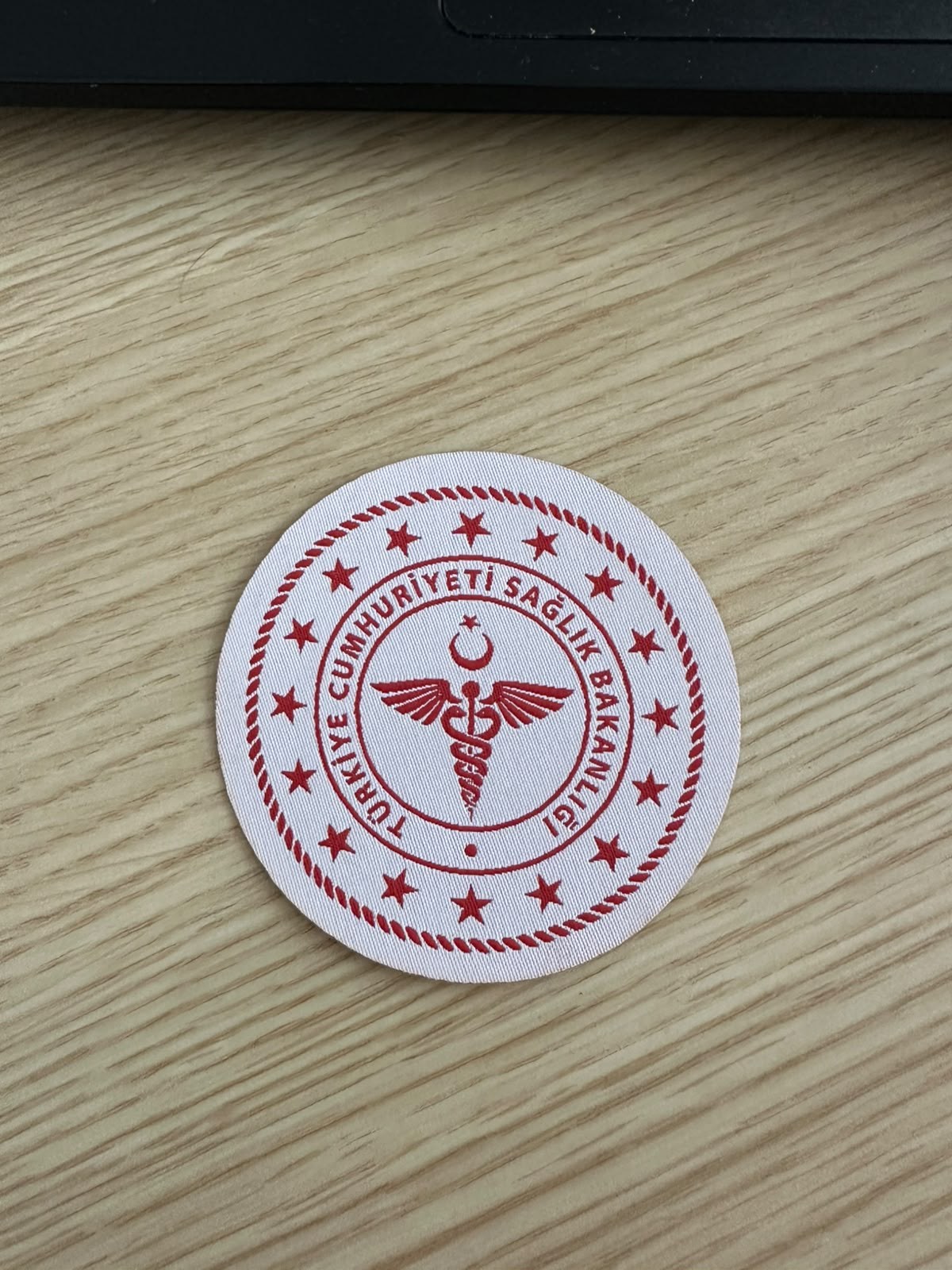 Yeni Yönetmelik Doktor Hemşire Sağlıkçı Logo Arma 8X8cm Nakışlı Üniformaya Dikilebilir