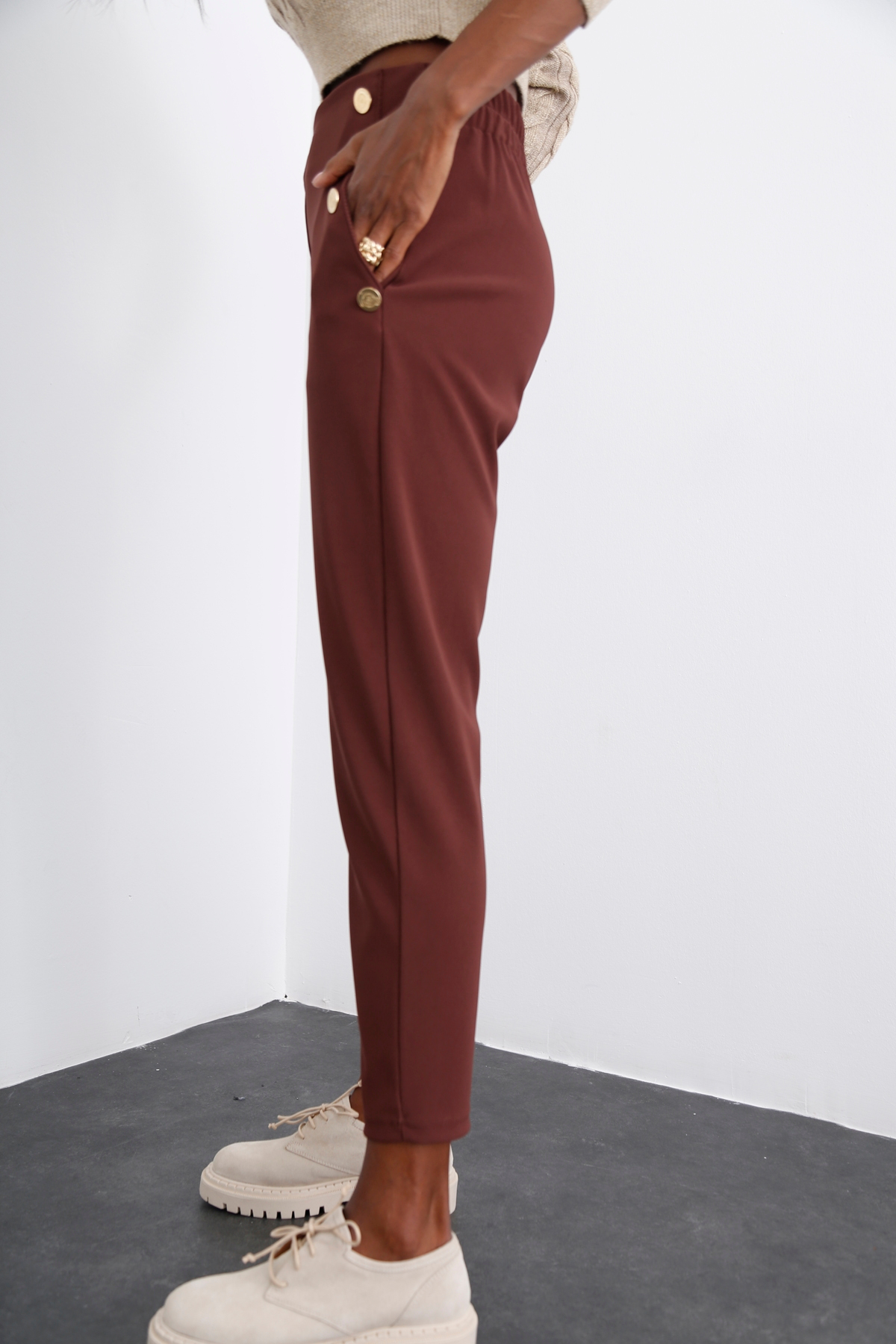 Acı Kahve Gold Düğme Detaylı Pantolon 40045