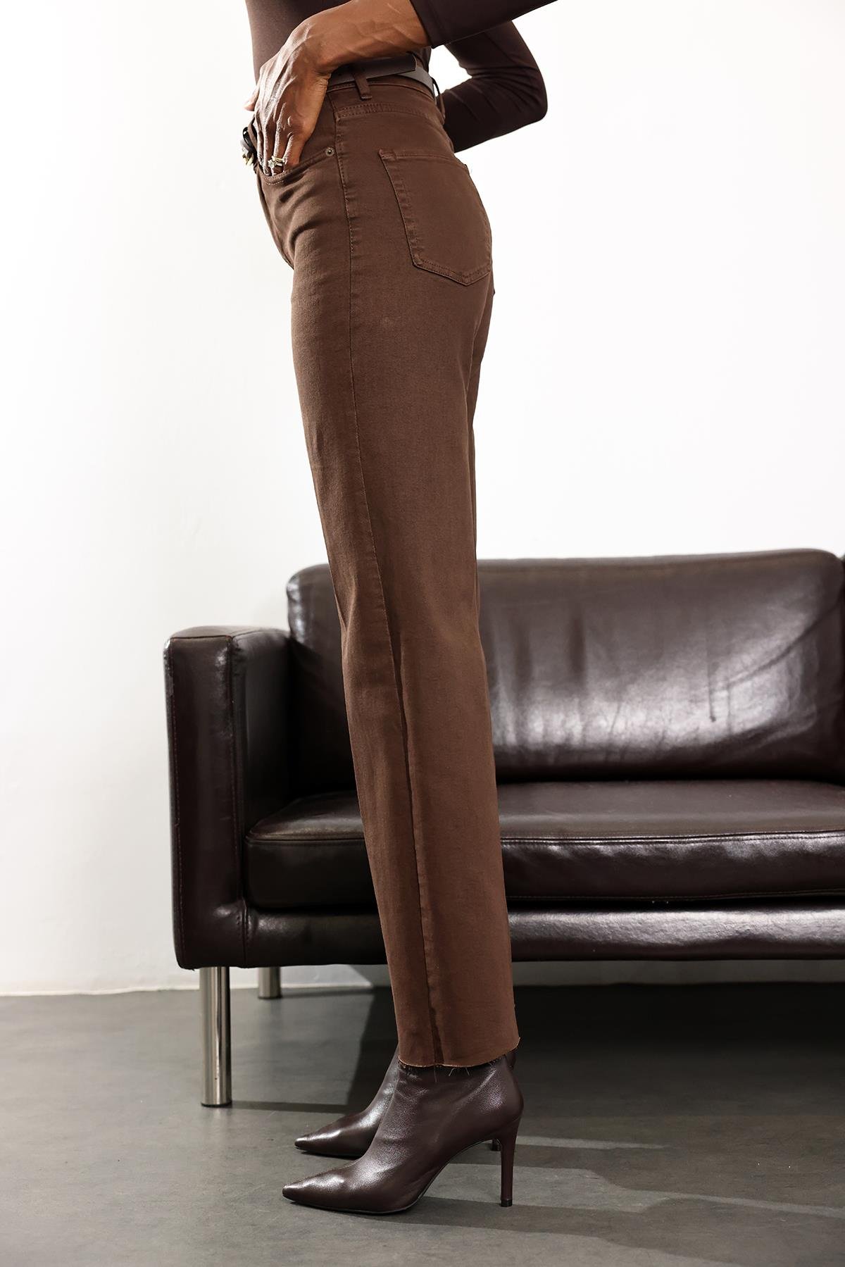 Acı Kahve Yüksek Bel Straight Fit Jean 513-03
