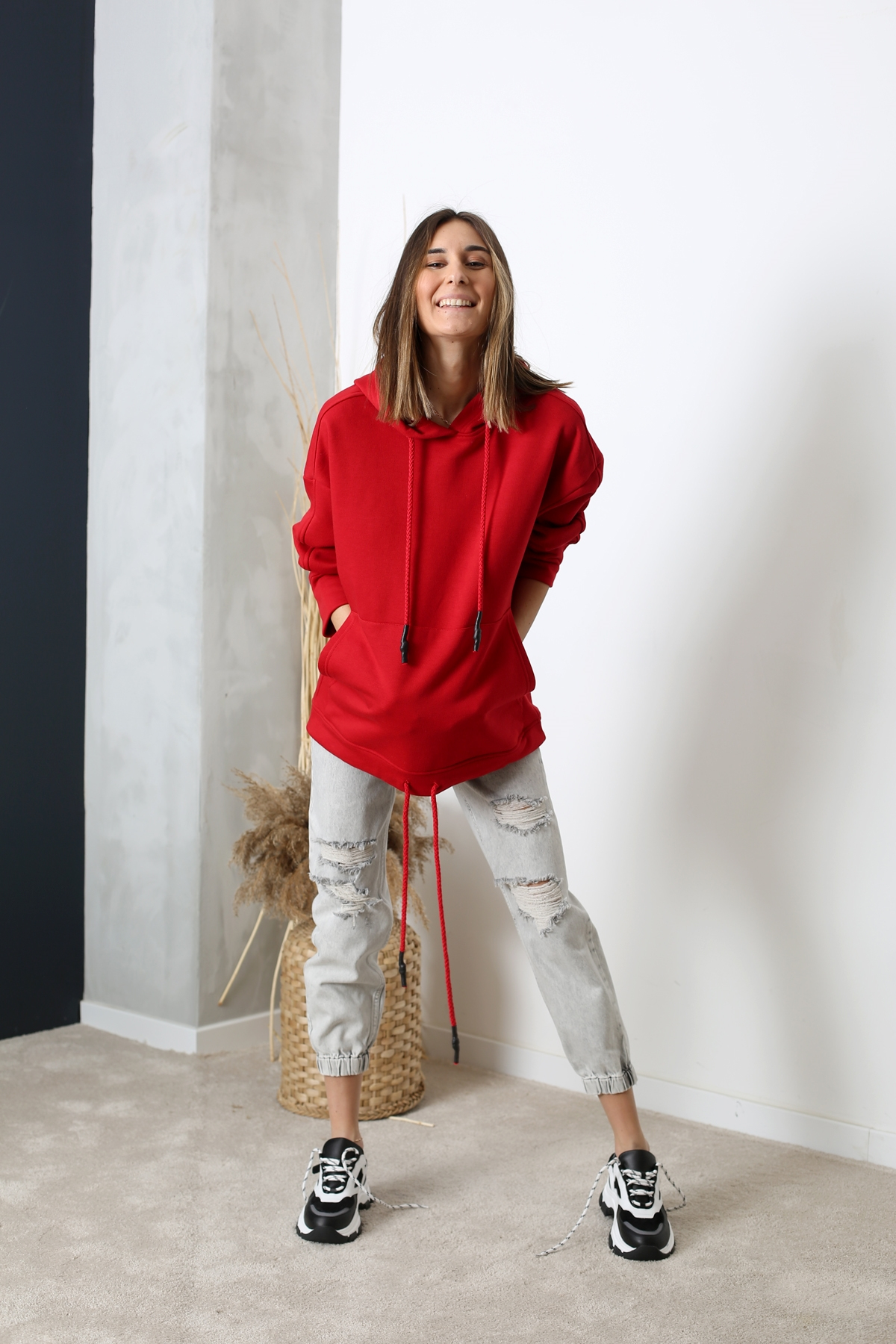 Açık Gri Bağcıklı Yırtıklı Jean 