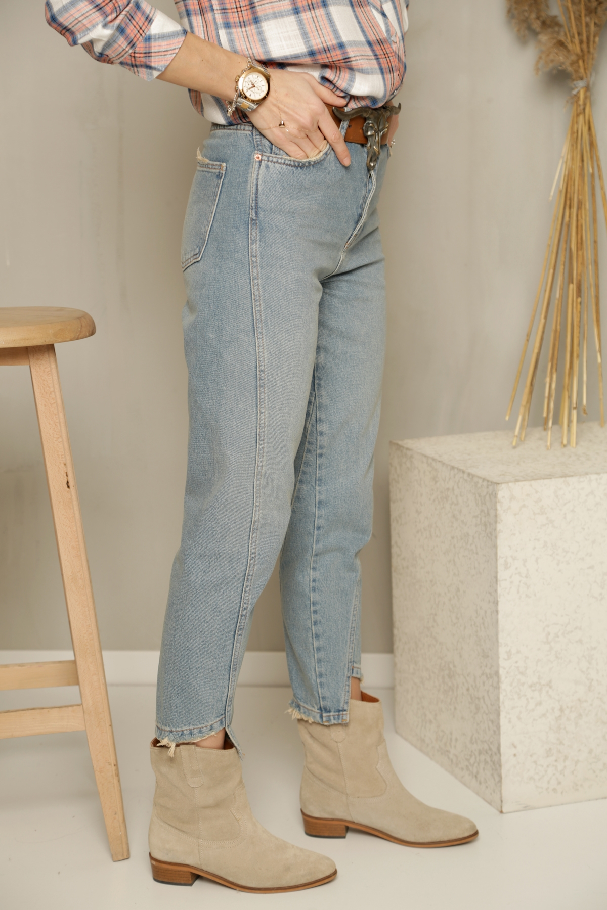 Açık Mavi Asimetrik Dikişli Mom Jean 503