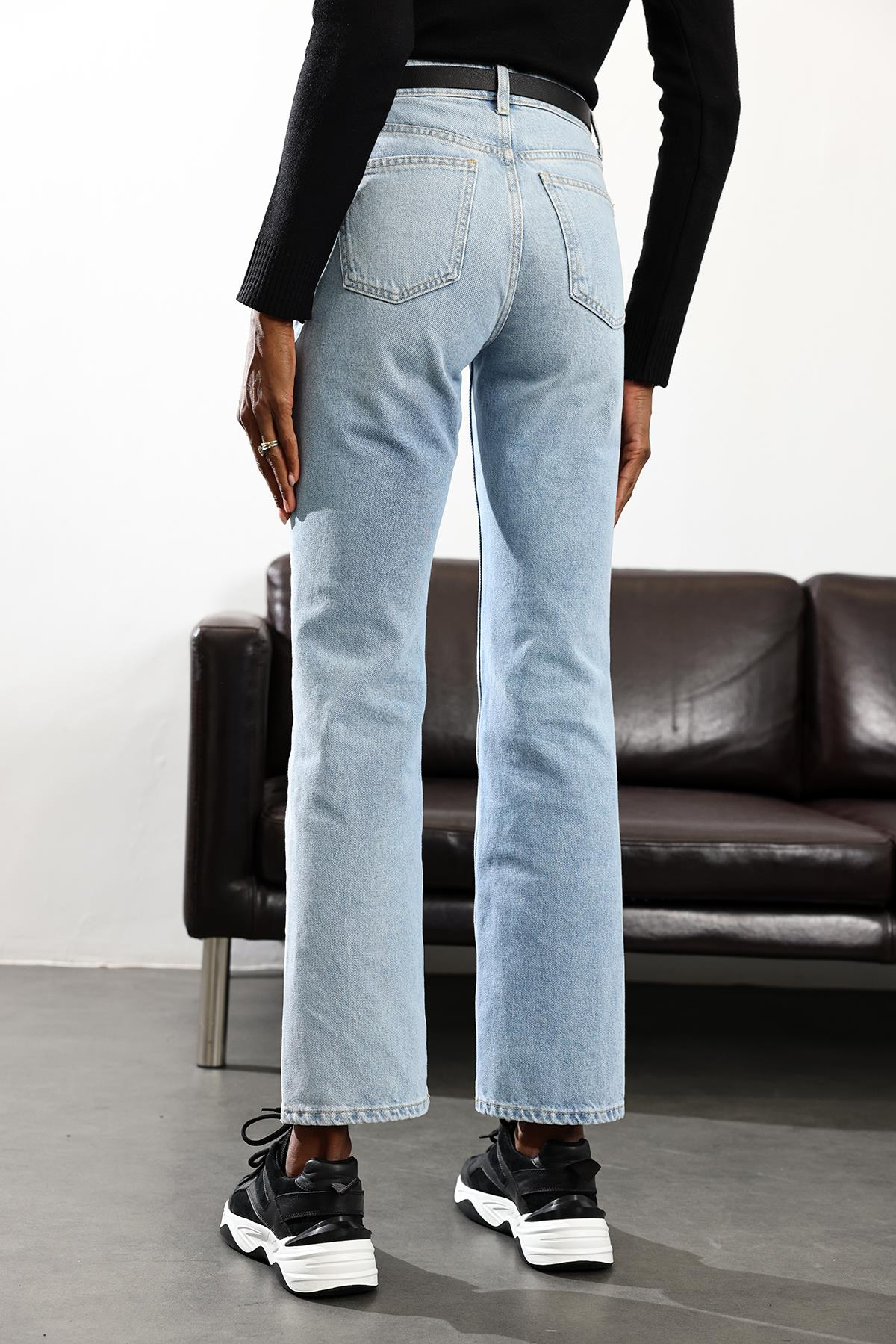 Açık Mavi Straight Jean 