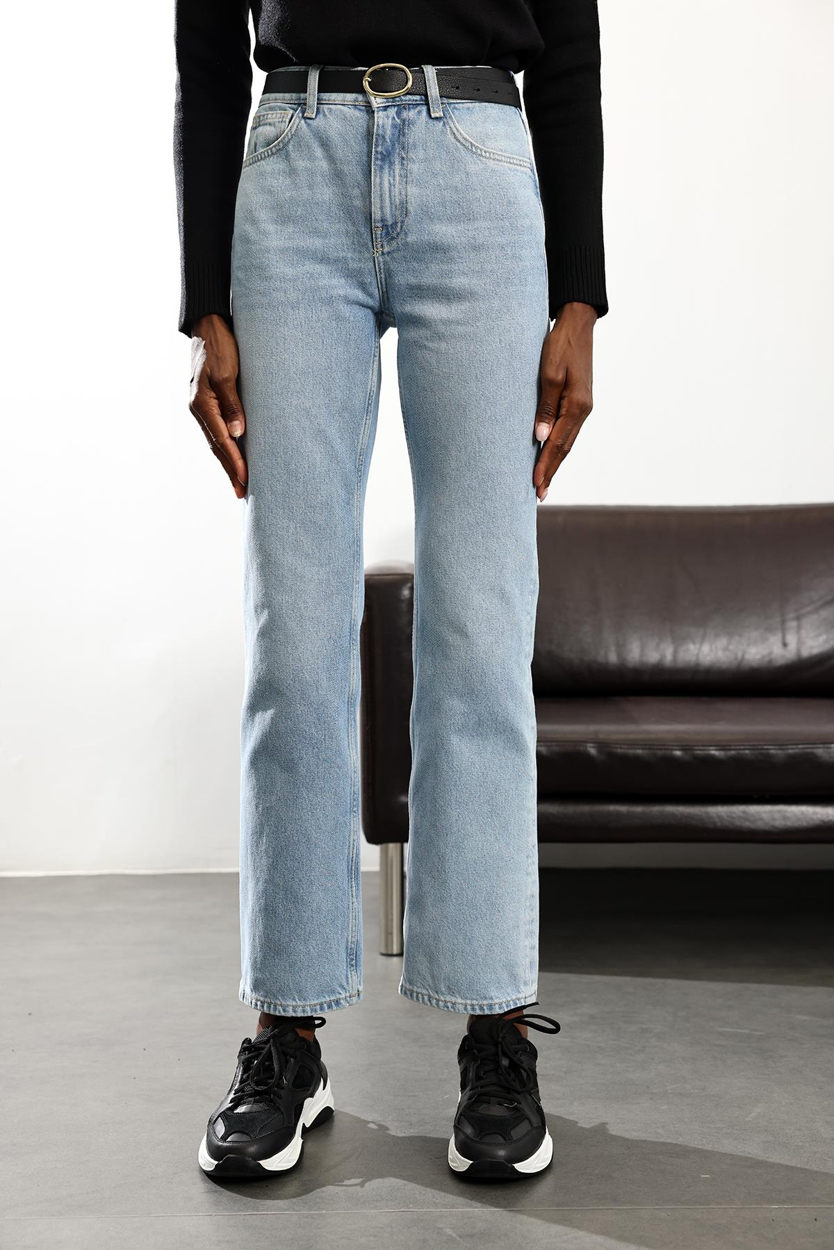 Açık Mavi Straight Jean 