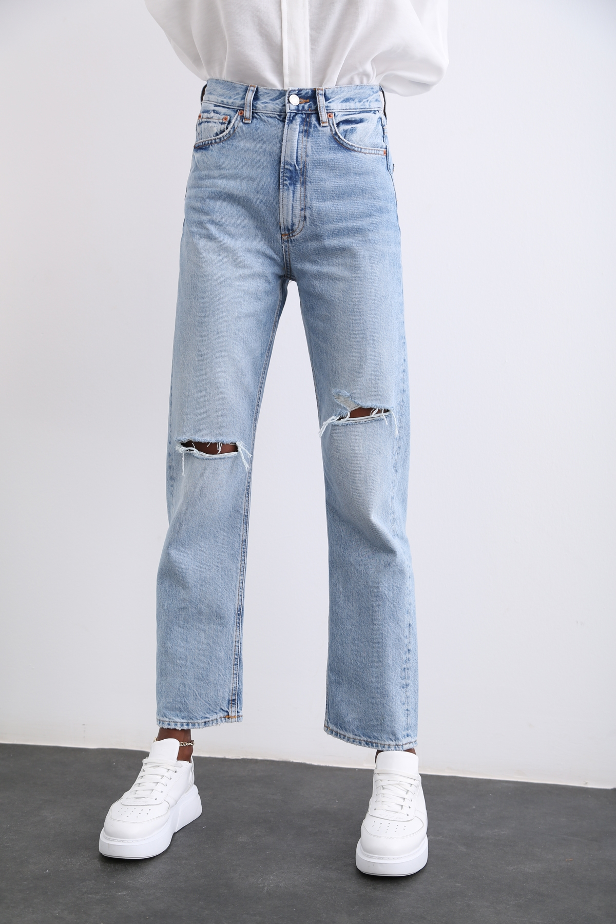 Açık Mavi Yüksek Bel Yırtıklı Boyfriend Jean 