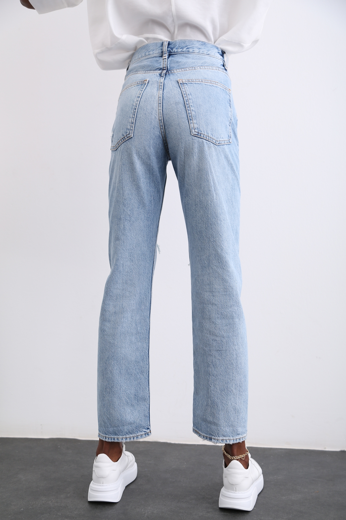 Açık Mavi Yüksek Bel Yırtıklı Boyfriend Jean 