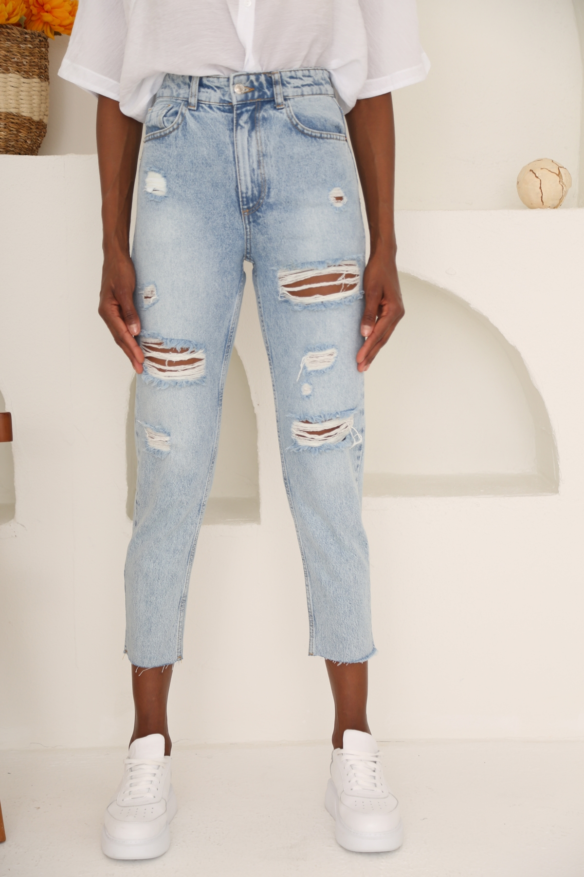 Açık Mavi Yüksek Bel Yırtıklı Mom Jean 21319