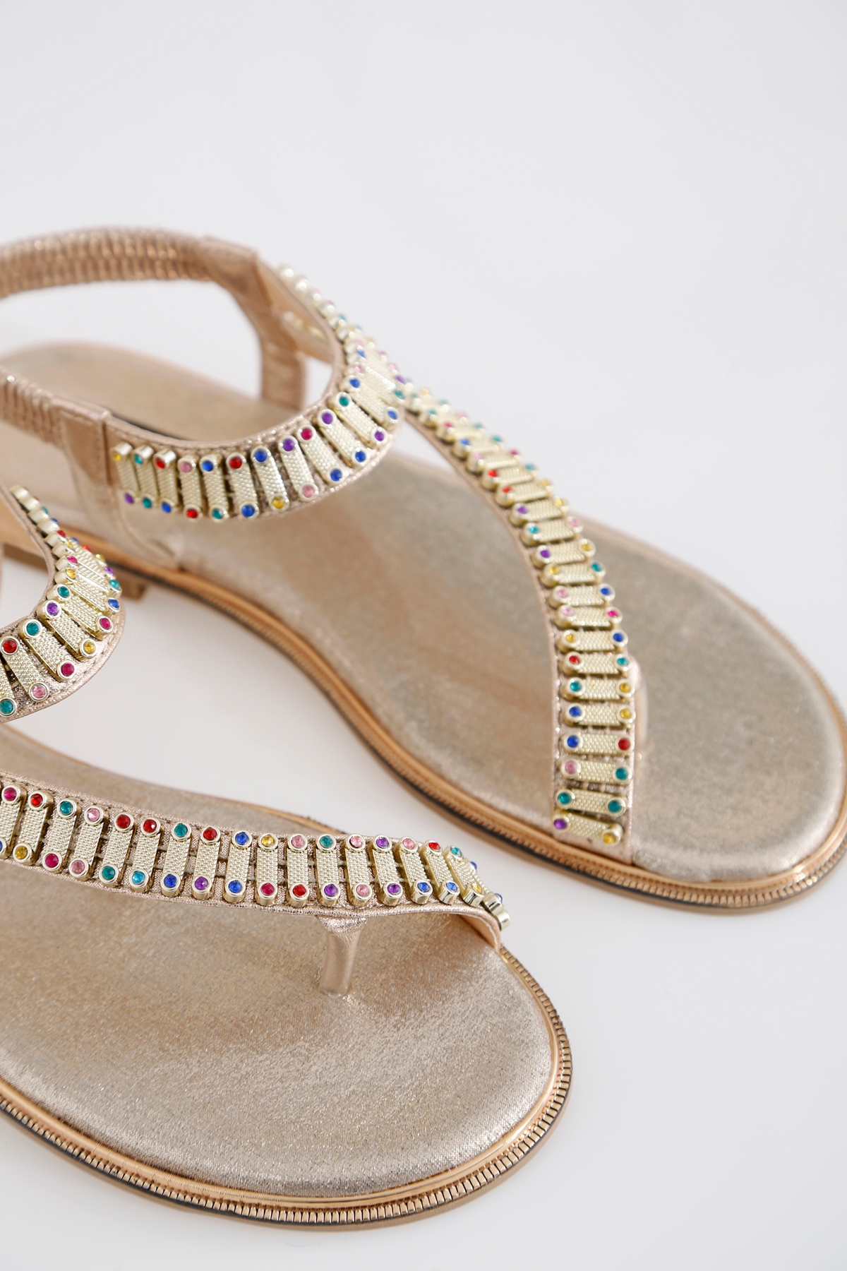 Altın Sıra Taşlı Sandalet 229