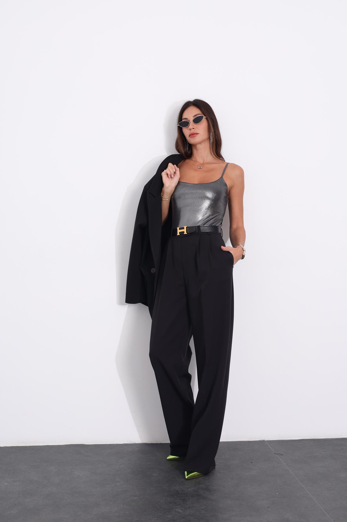 Antrasit Ayarlanabilir Askılı Parlak Bodysuit 3311