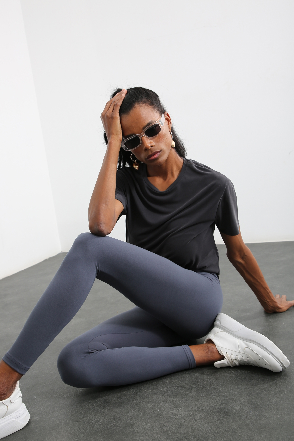 Antrasit Bisiklet Yaka Basic Tshirt 