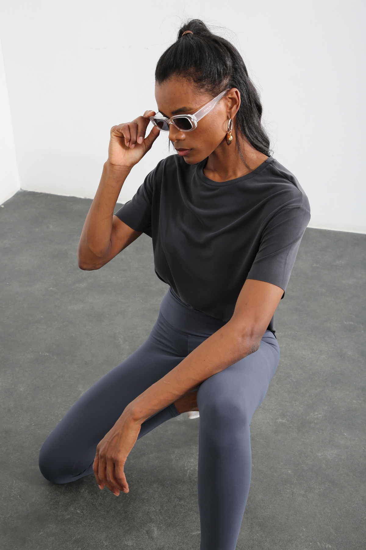 Antrasit Bisiklet Yaka Basic Tshirt 