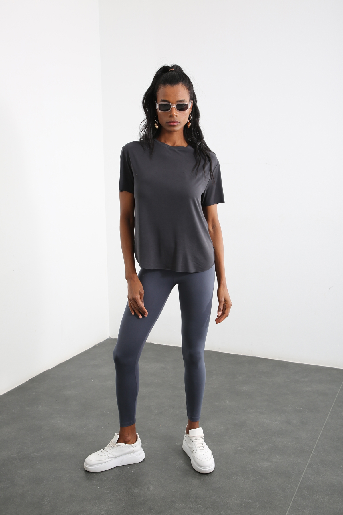 Antrasit Bisiklet Yaka Basic Tshirt 
