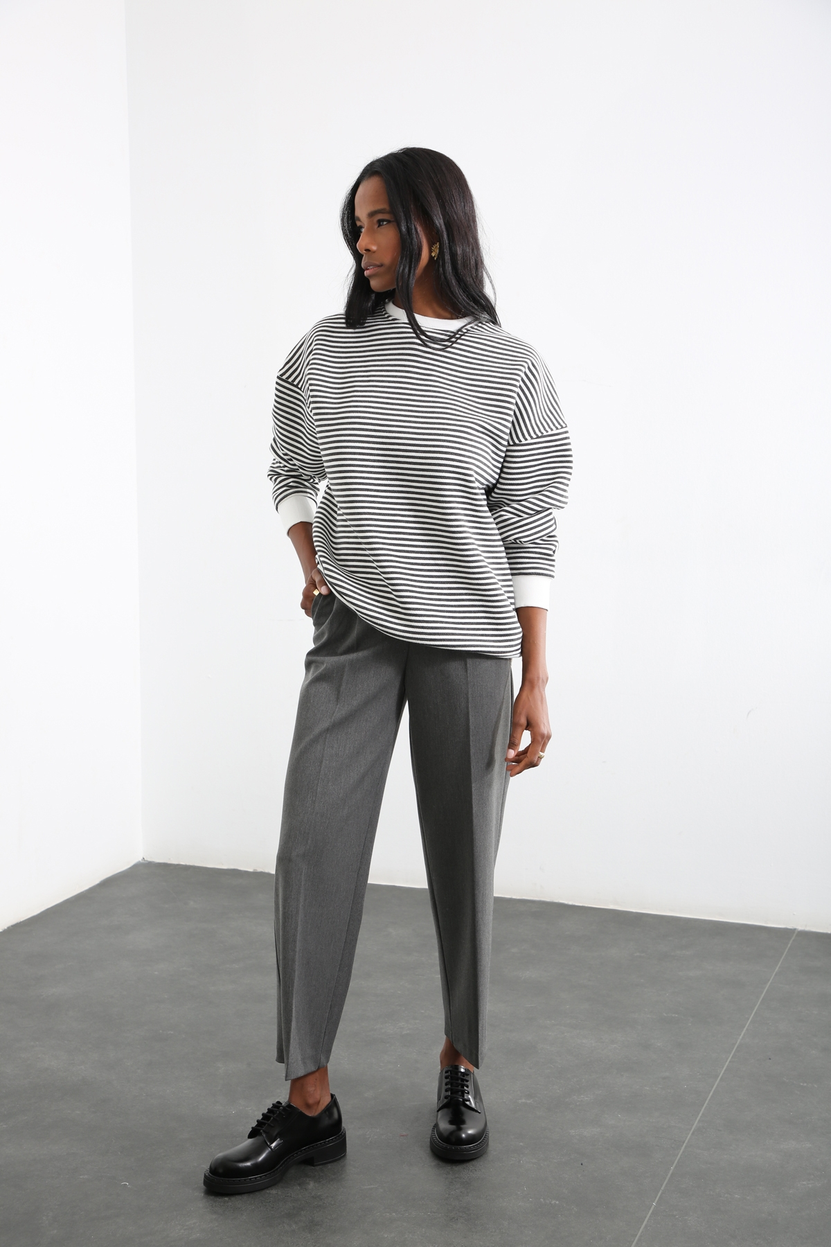 Antrasit Bisiklet Yaka Çizgili Sweatshirt 