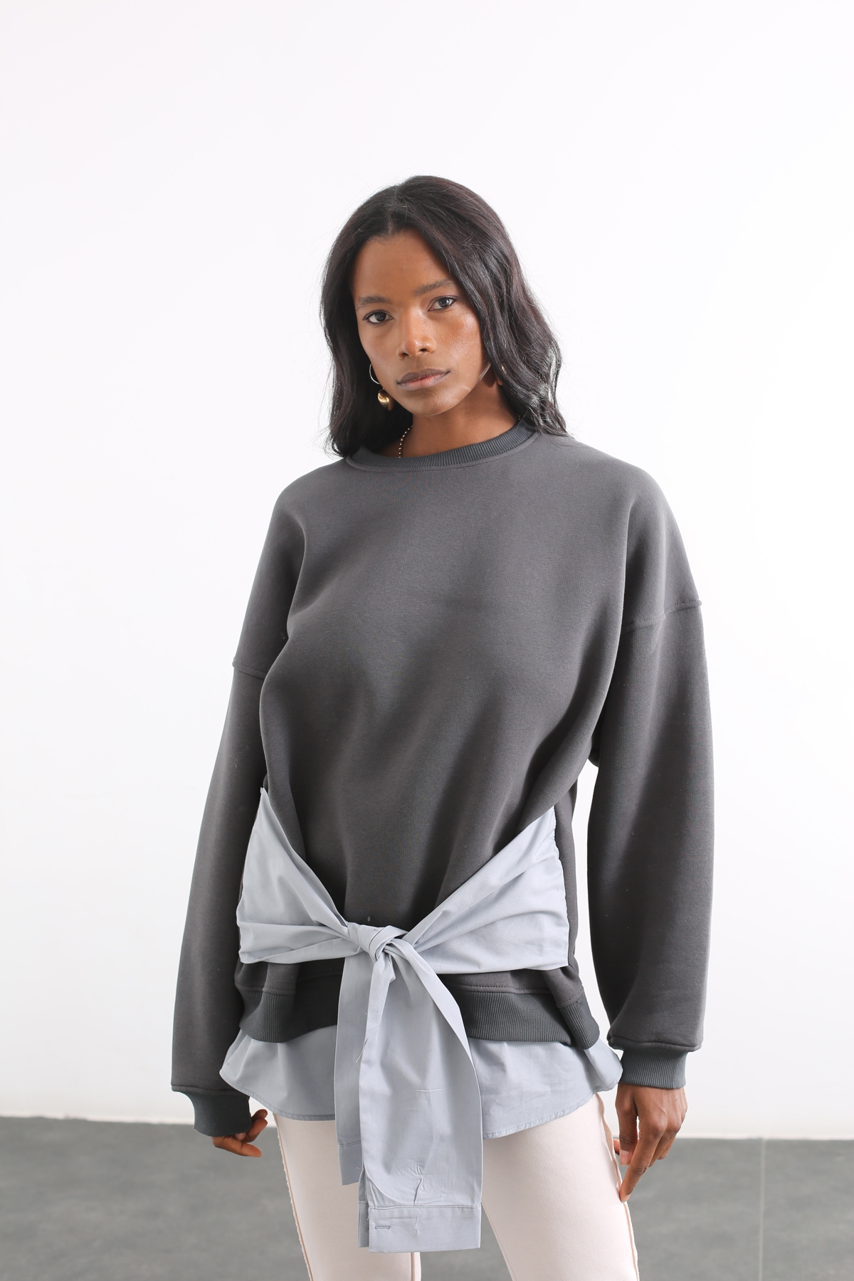 Antrasit Eteği Gömlek Detaylı Sweatshirt 21