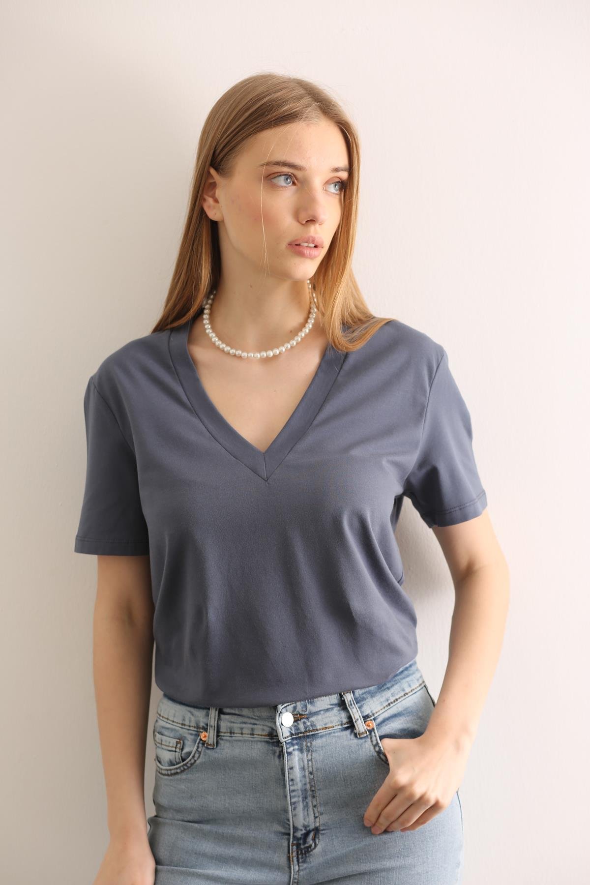 Antrasit V Yaka Basic Tshirt 