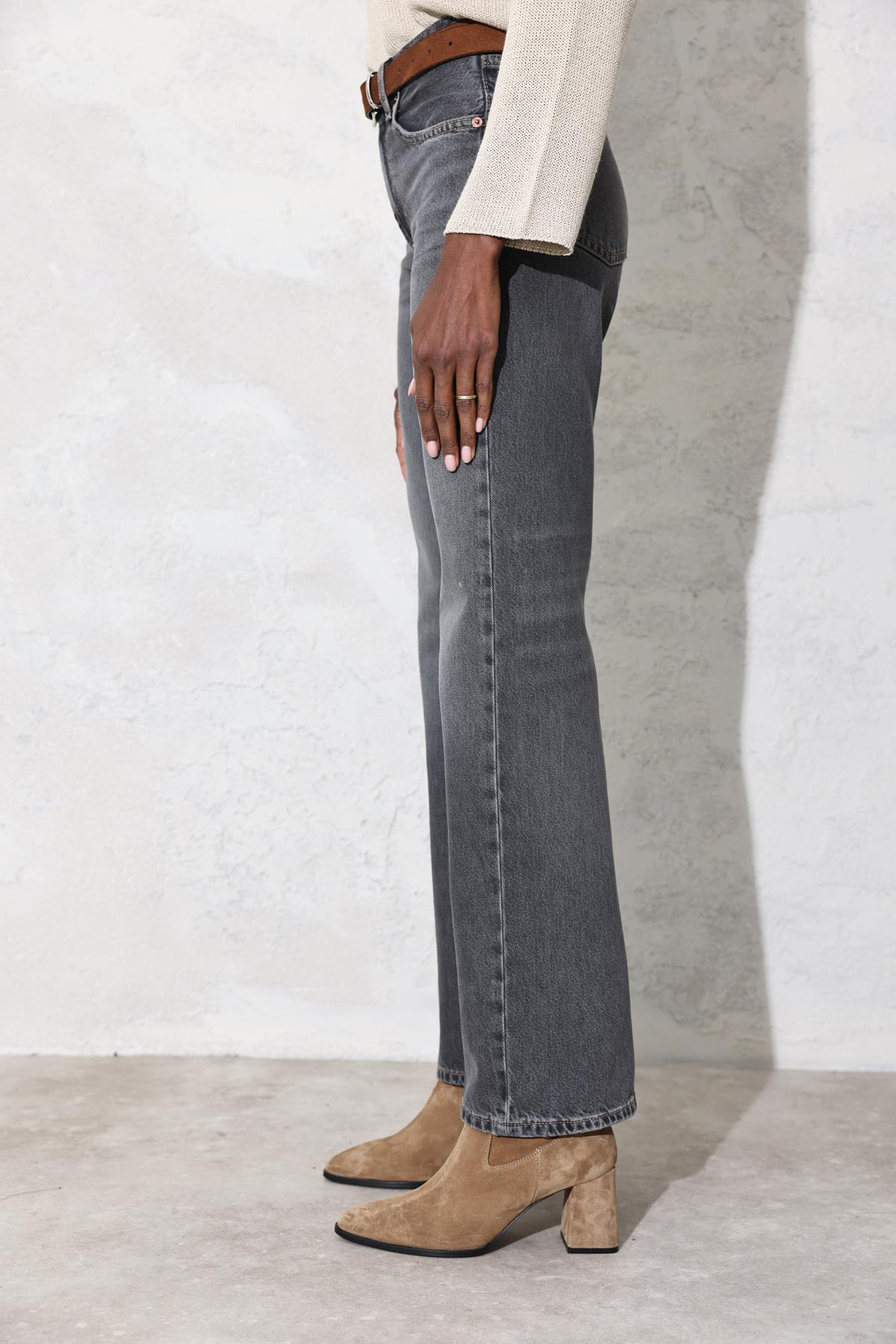Antrasit Yüksek Bel Straight Jean 