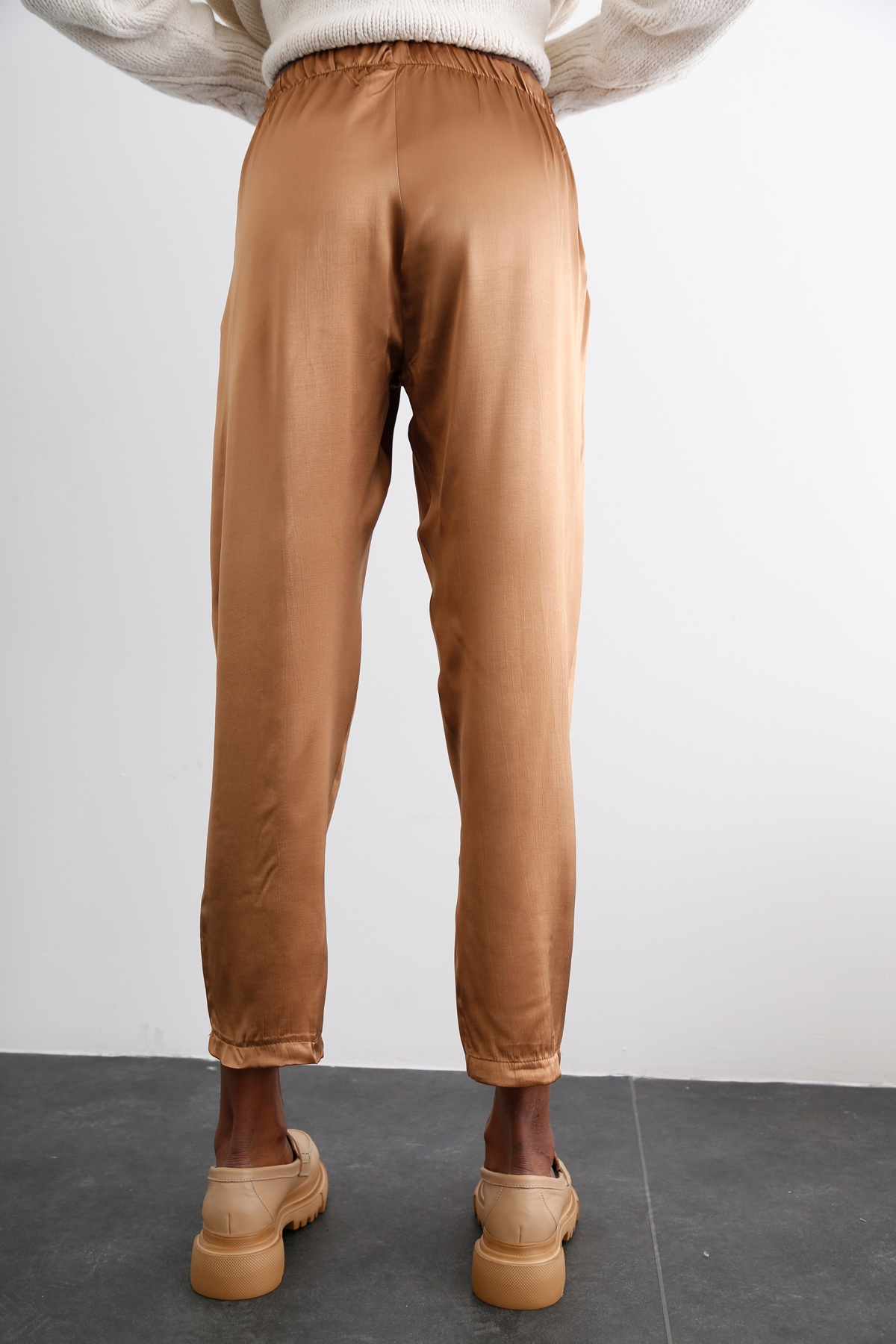 Bakır Beli Lastikli Saten Pantolon 40055