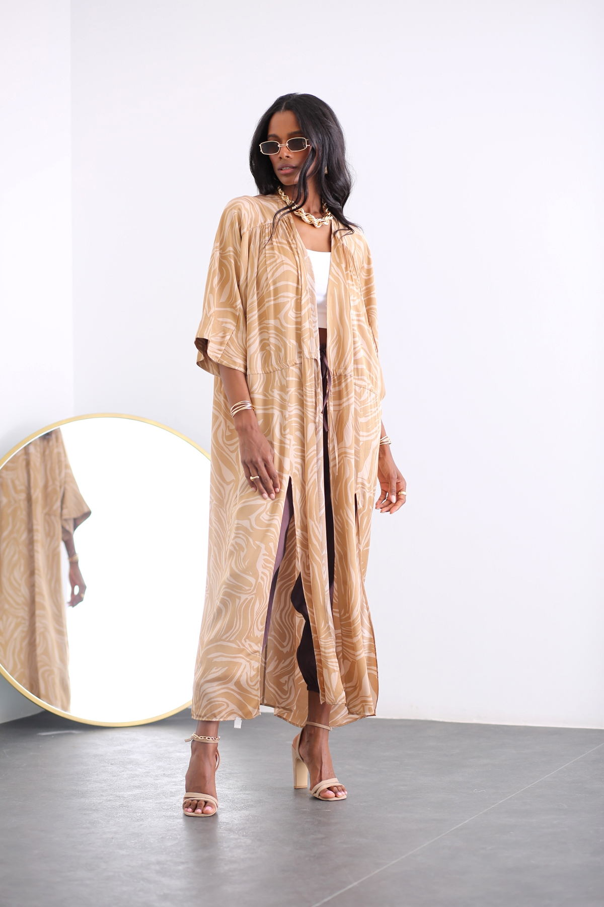Bej Beli Büzgülü Kimono 