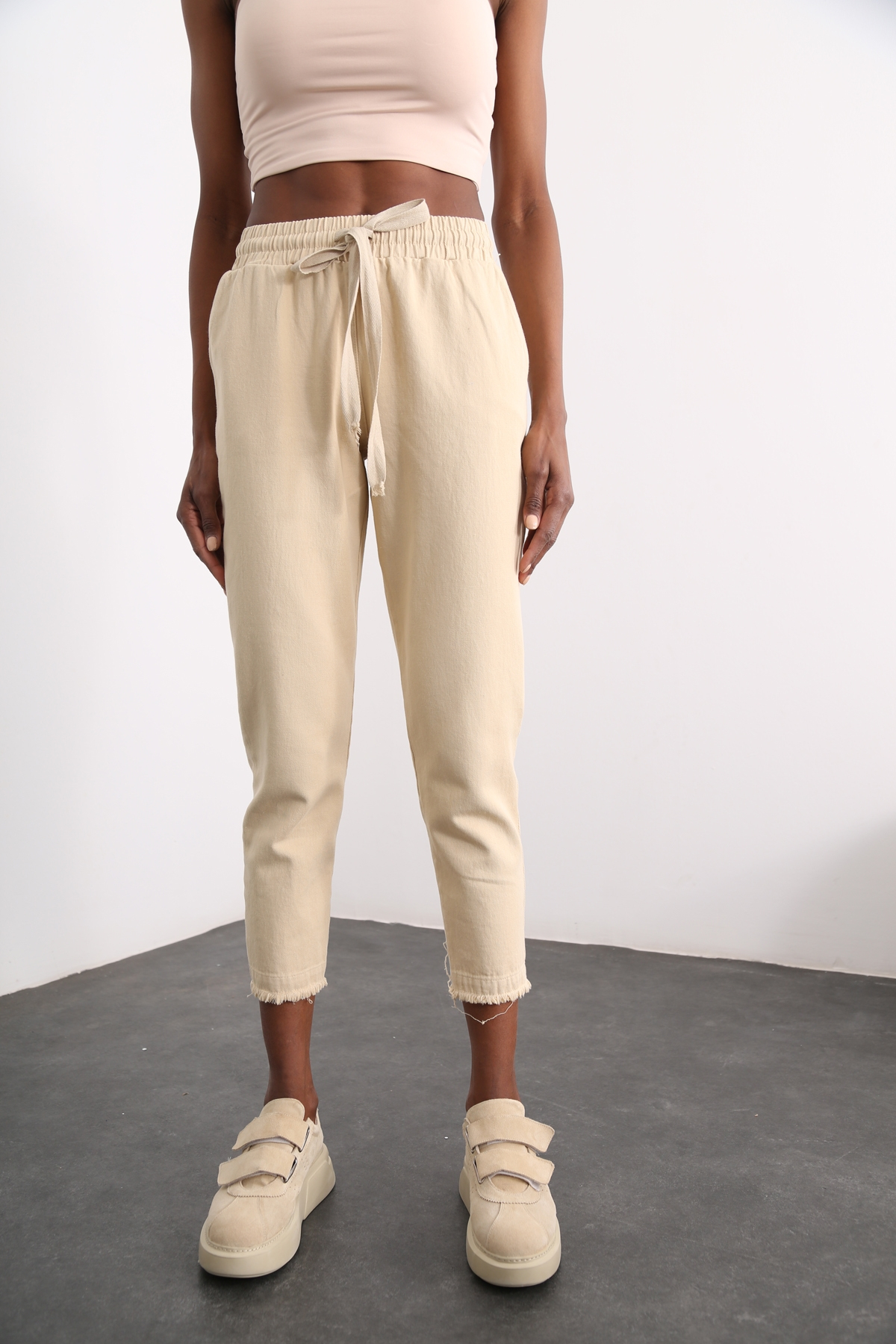 Bej Beli Lastikli Gabardin Pantolon 