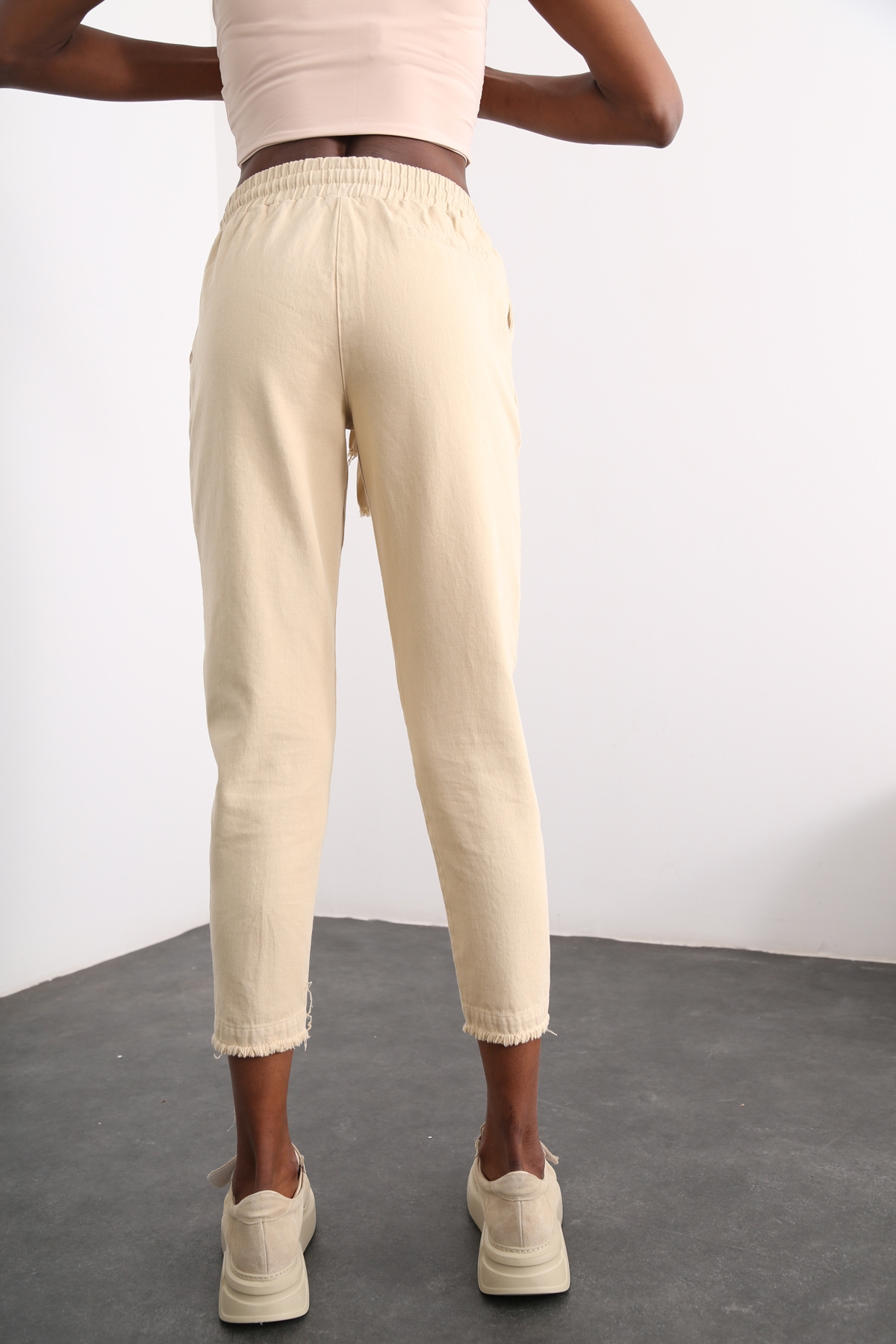 Bej Beli Lastikli Gabardin Pantolon 