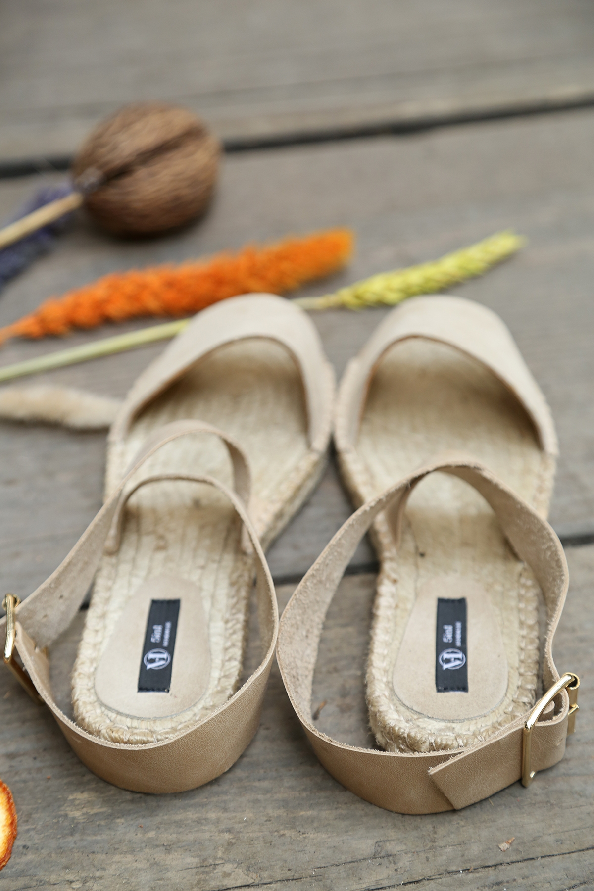 Bej Bilekten Tokalı Espadril Sandalet