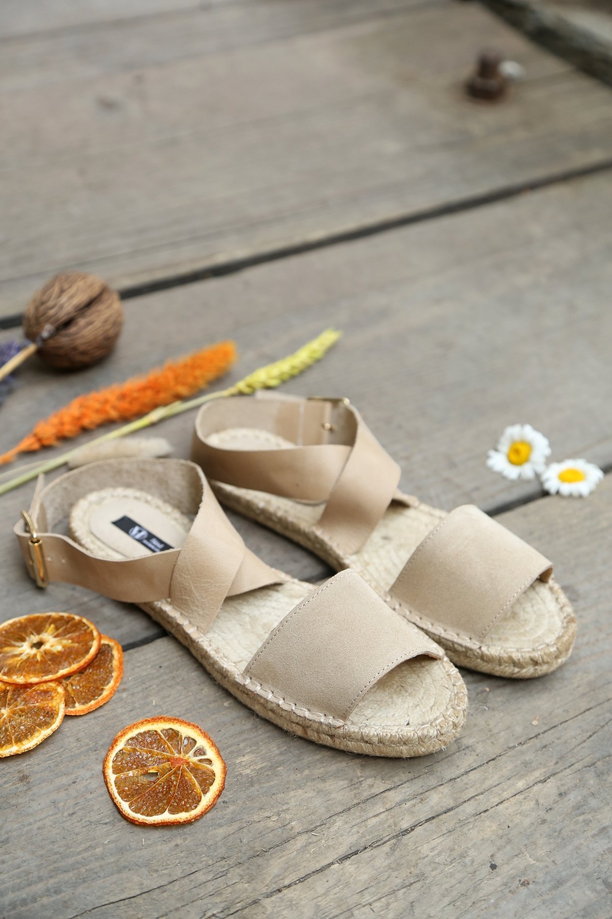 Bej Bilekten Tokalı Espadril Sandalet