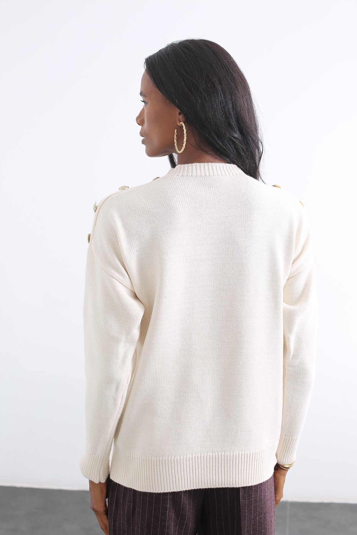 Bej Bisiklet Yaka Gold Düğme Detaylı Kazak 210311