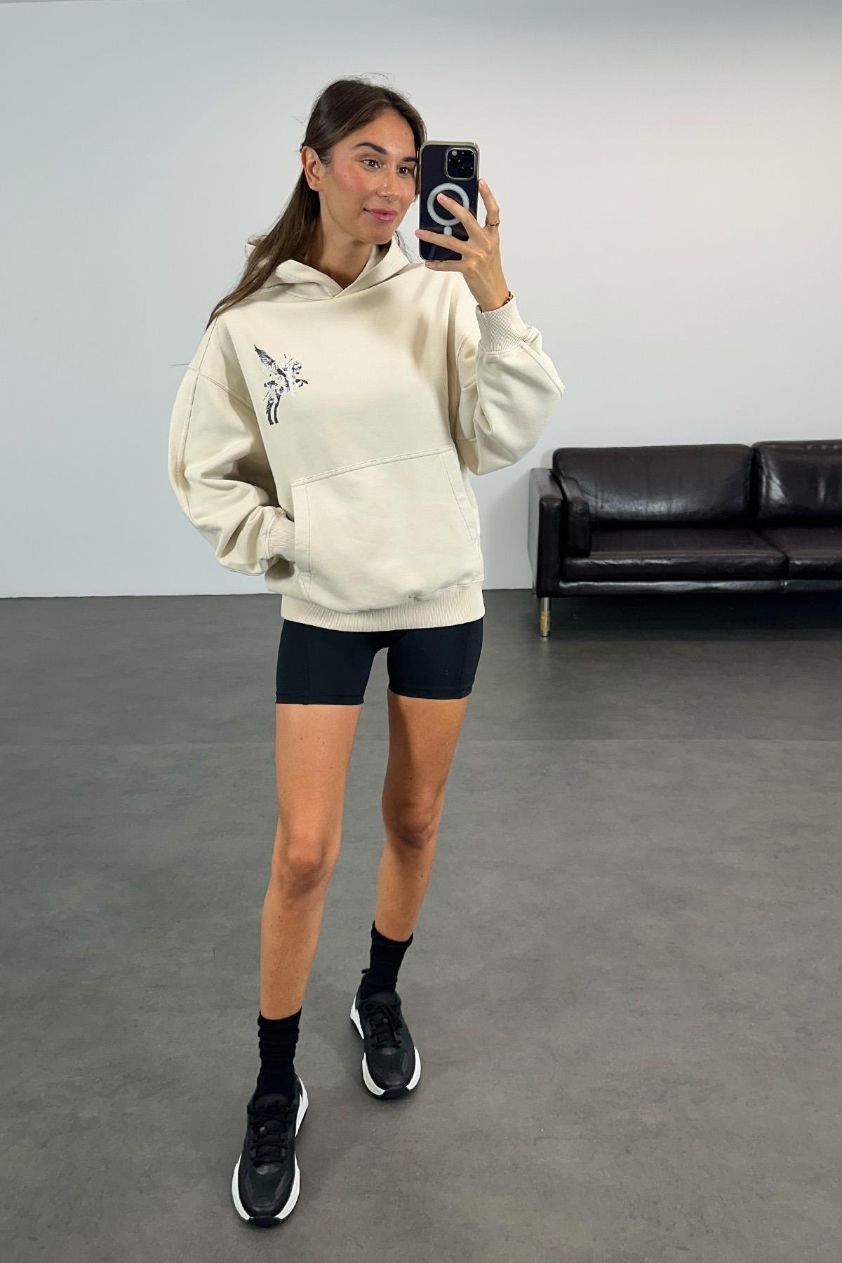 Bej Kapüşonlu Baskılı Sweatshirt 