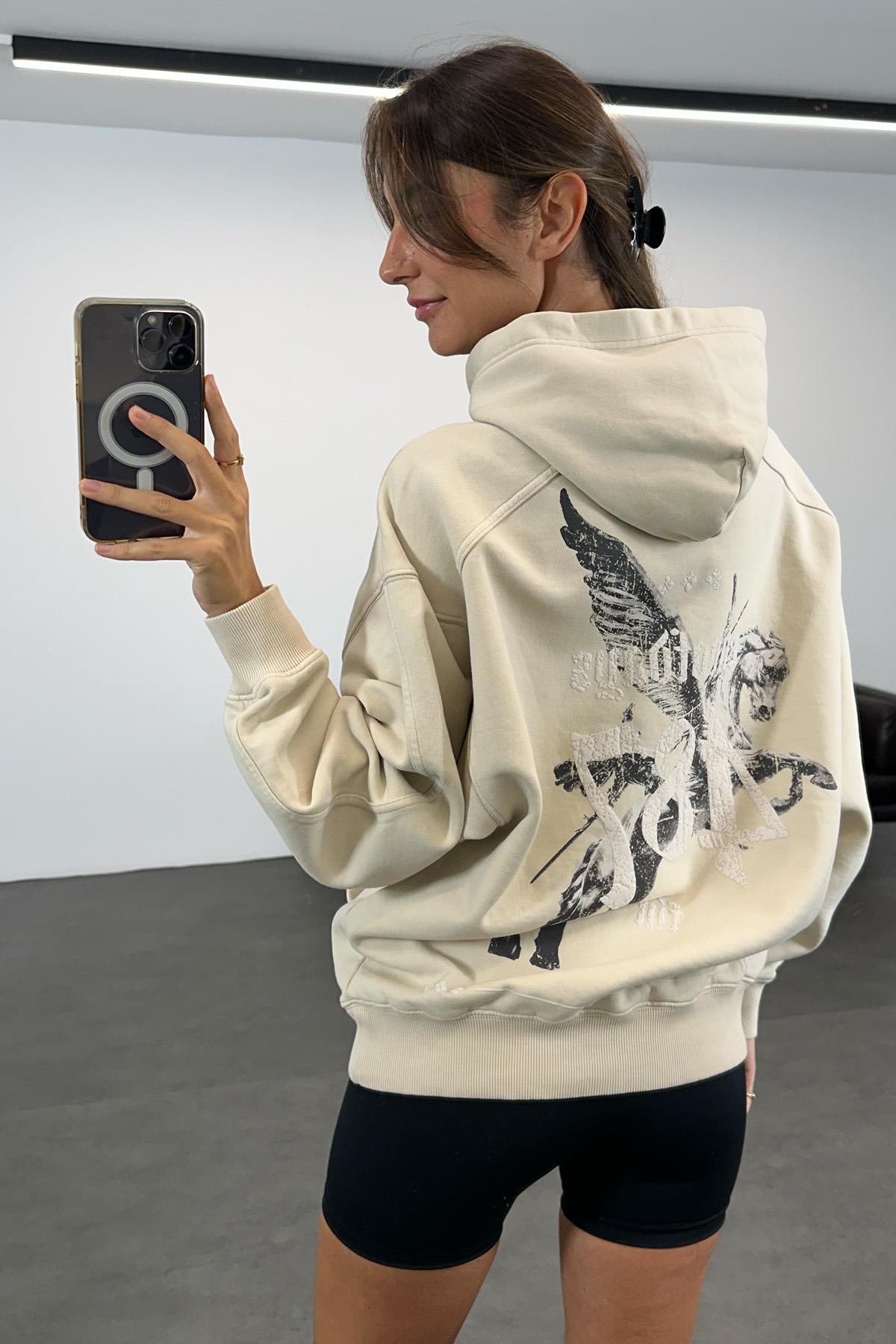 Bej Kapüşonlu Baskılı Sweatshirt 