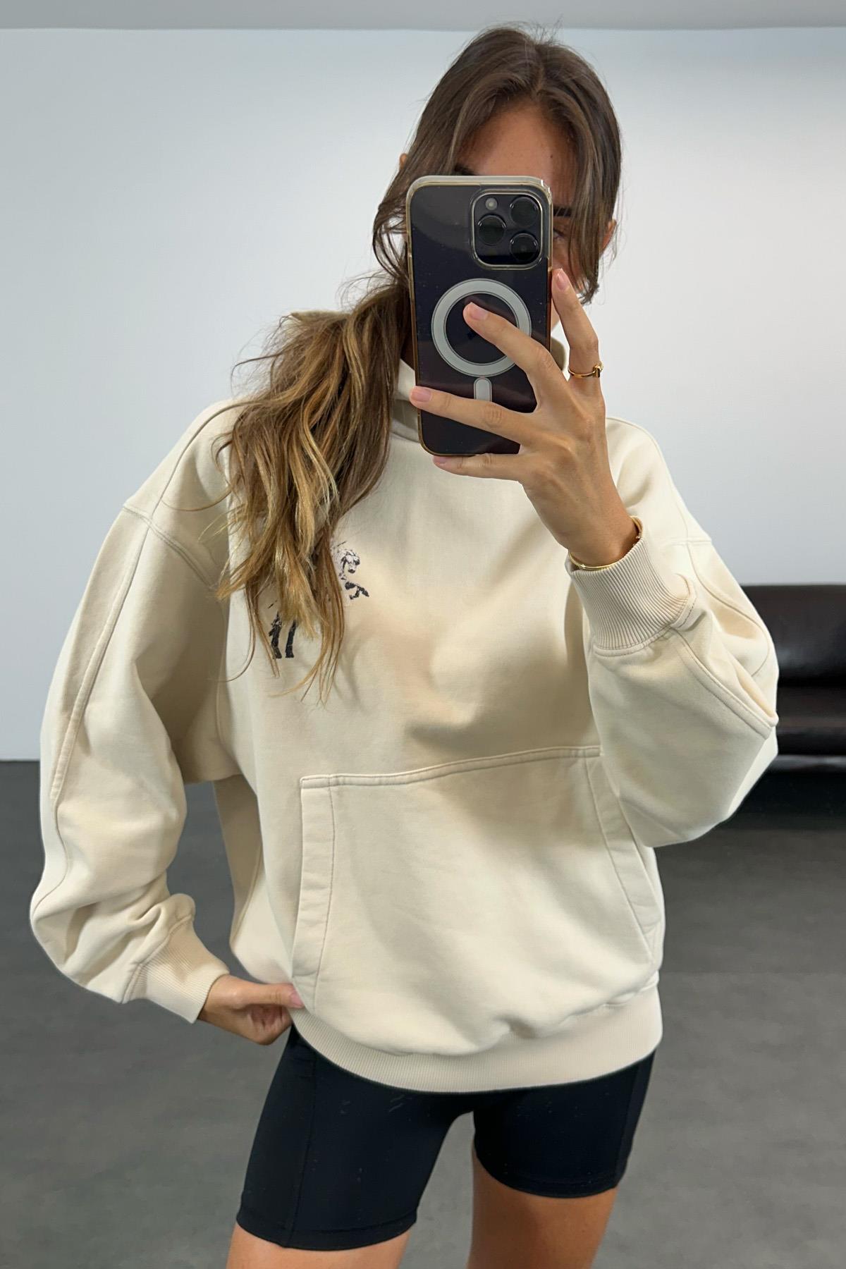Bej Kapüşonlu Baskılı Sweatshirt 