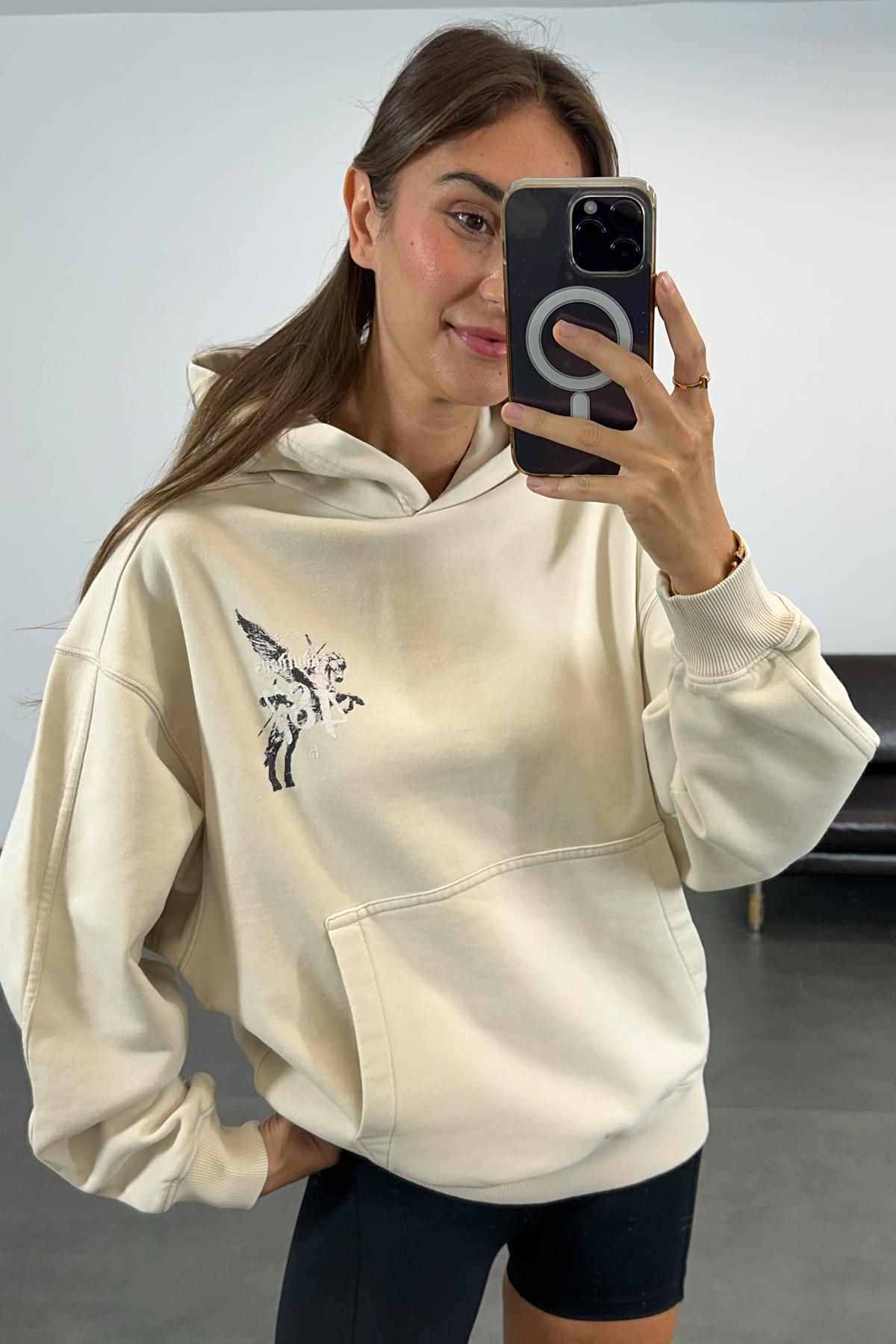 Bej Kapüşonlu Baskılı Sweatshirt 
