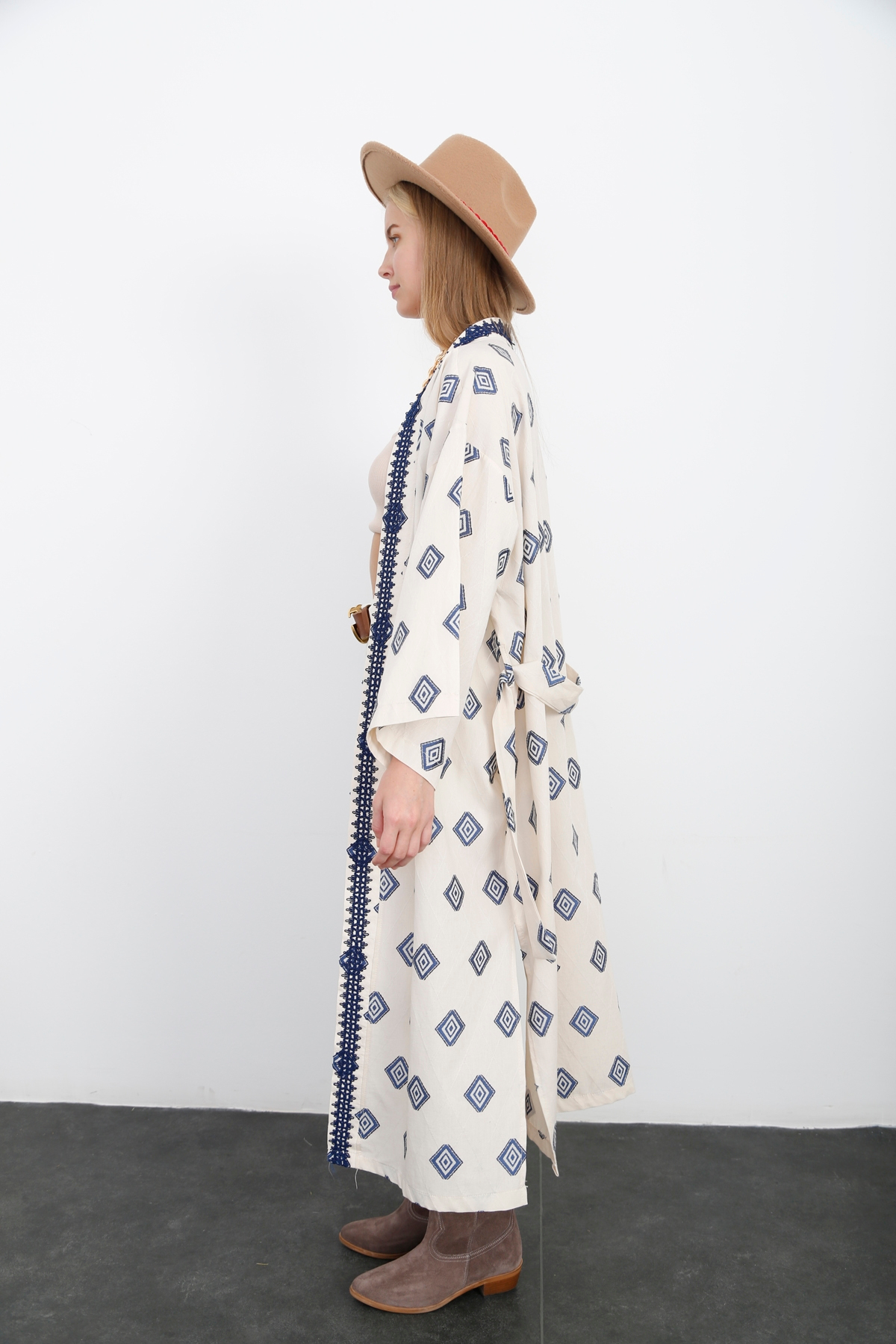 Bej Kuşaklı Desenli Kimono 9155