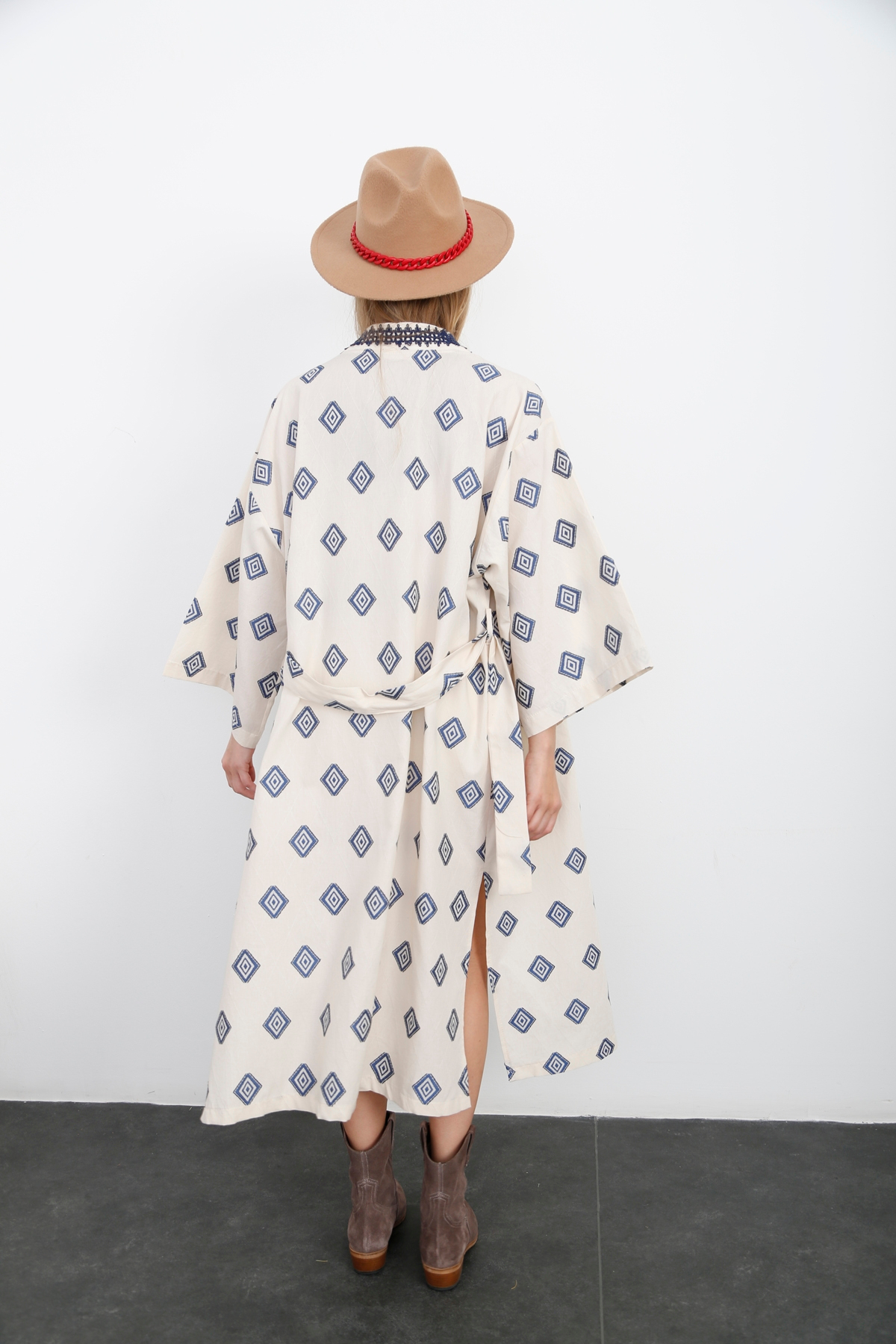 Bej Kuşaklı Desenli Kimono 9155