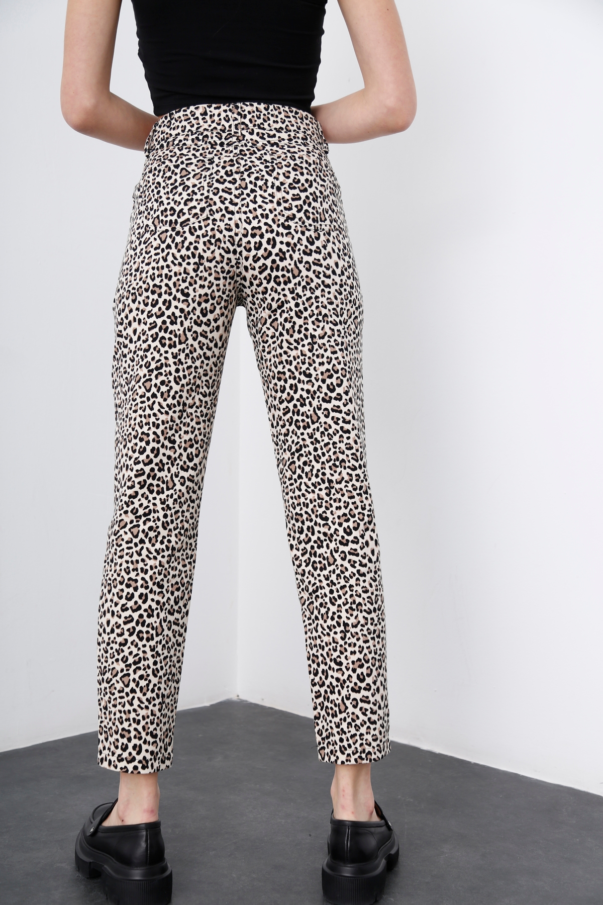 Bej Leopar Desenli Pantolon 00132