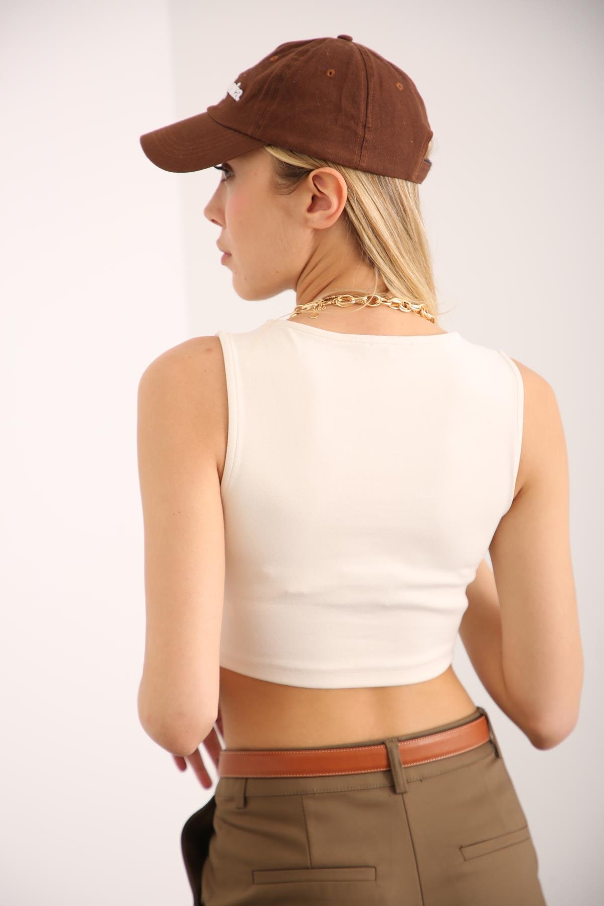 Bej U Yaka Crop 230020