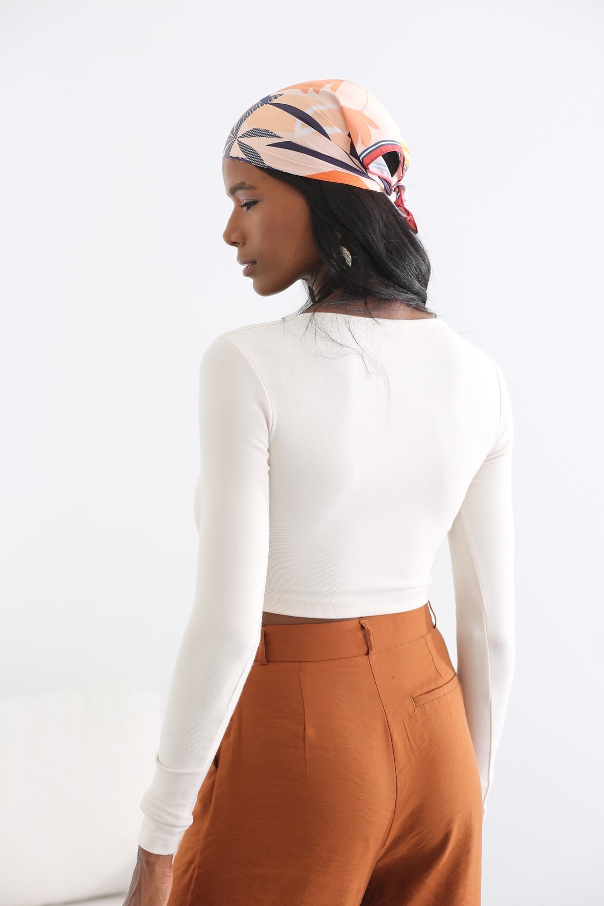 Bej U Yaka Uzun Kol Crop 210129