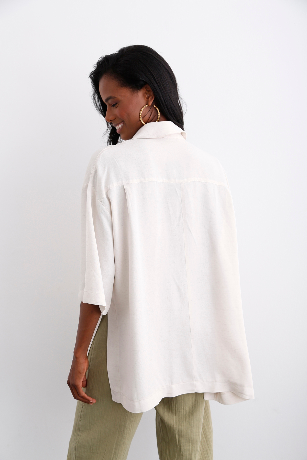 Bej Yırtmaçlı Oversize Gömlek 4619