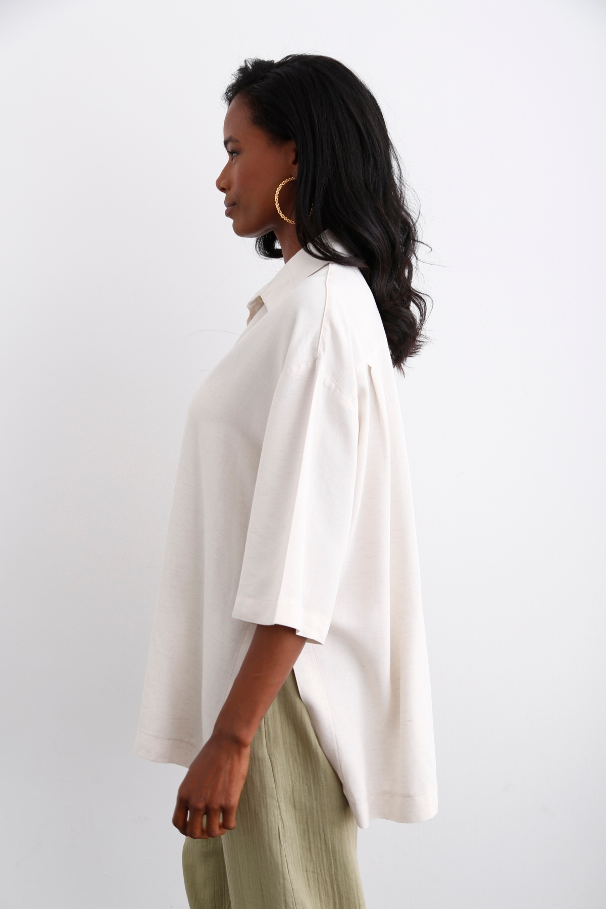 Bej Yırtmaçlı Oversize Gömlek 4619