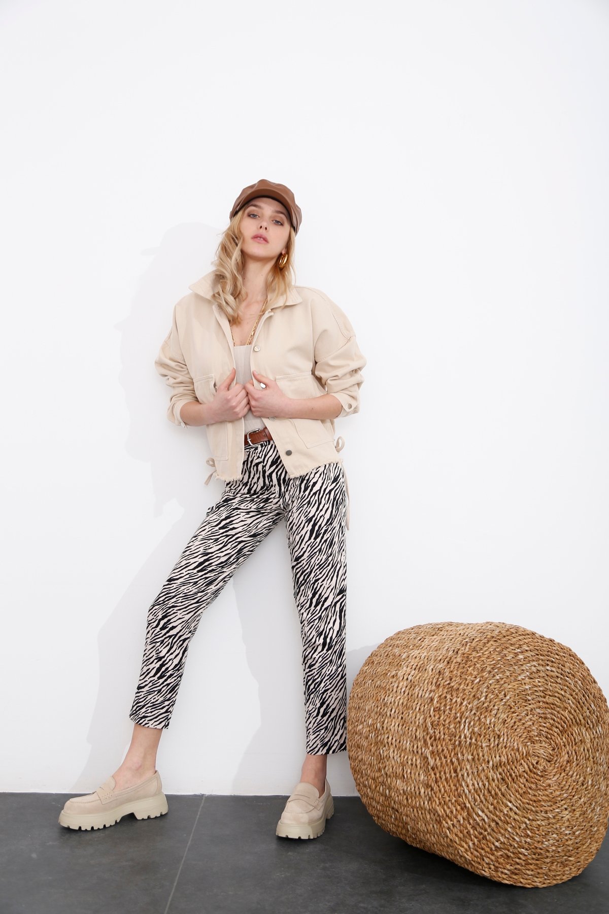 Bej Zebra Desenli Pantolon 