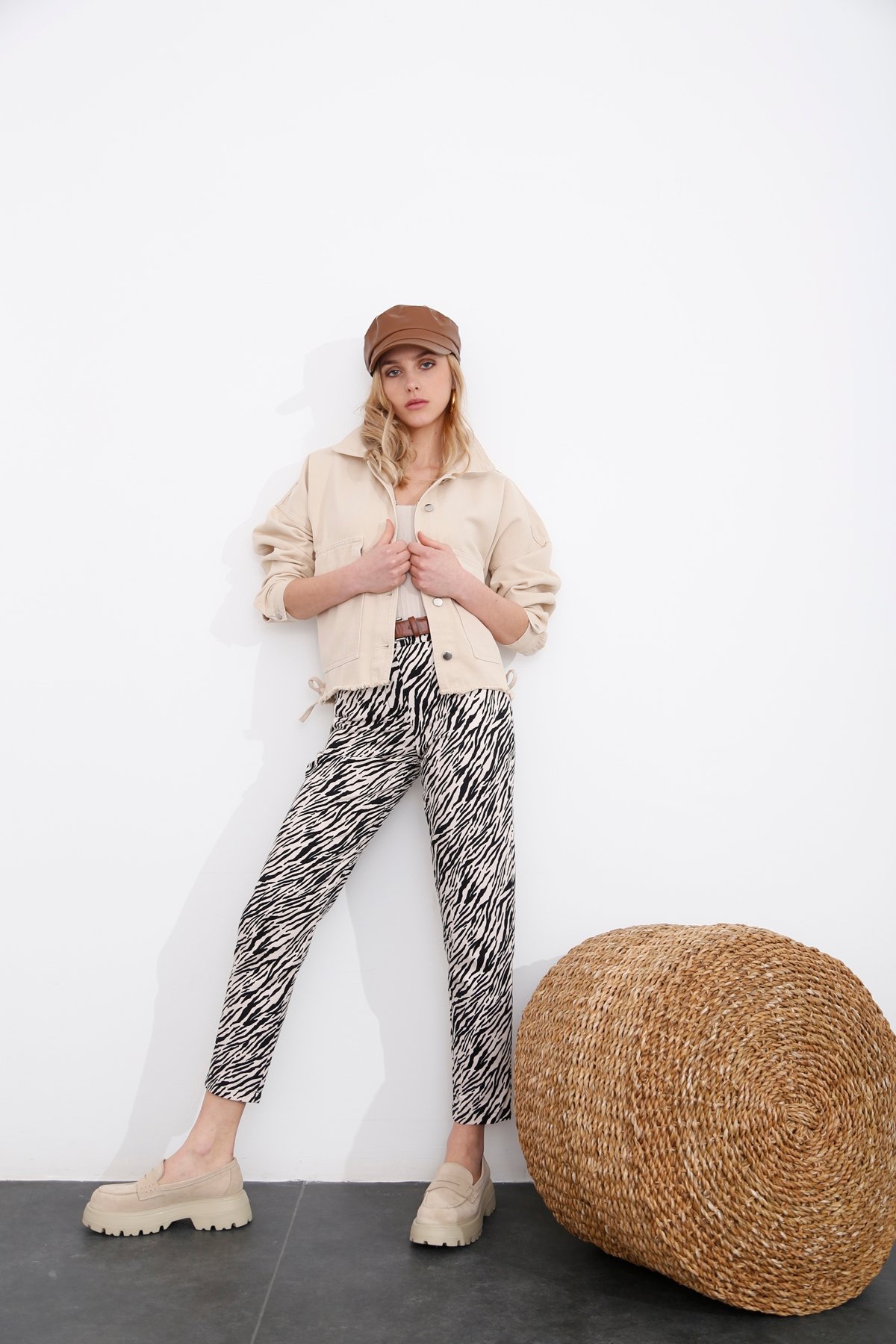 Bej Zebra Desenli Pantolon 