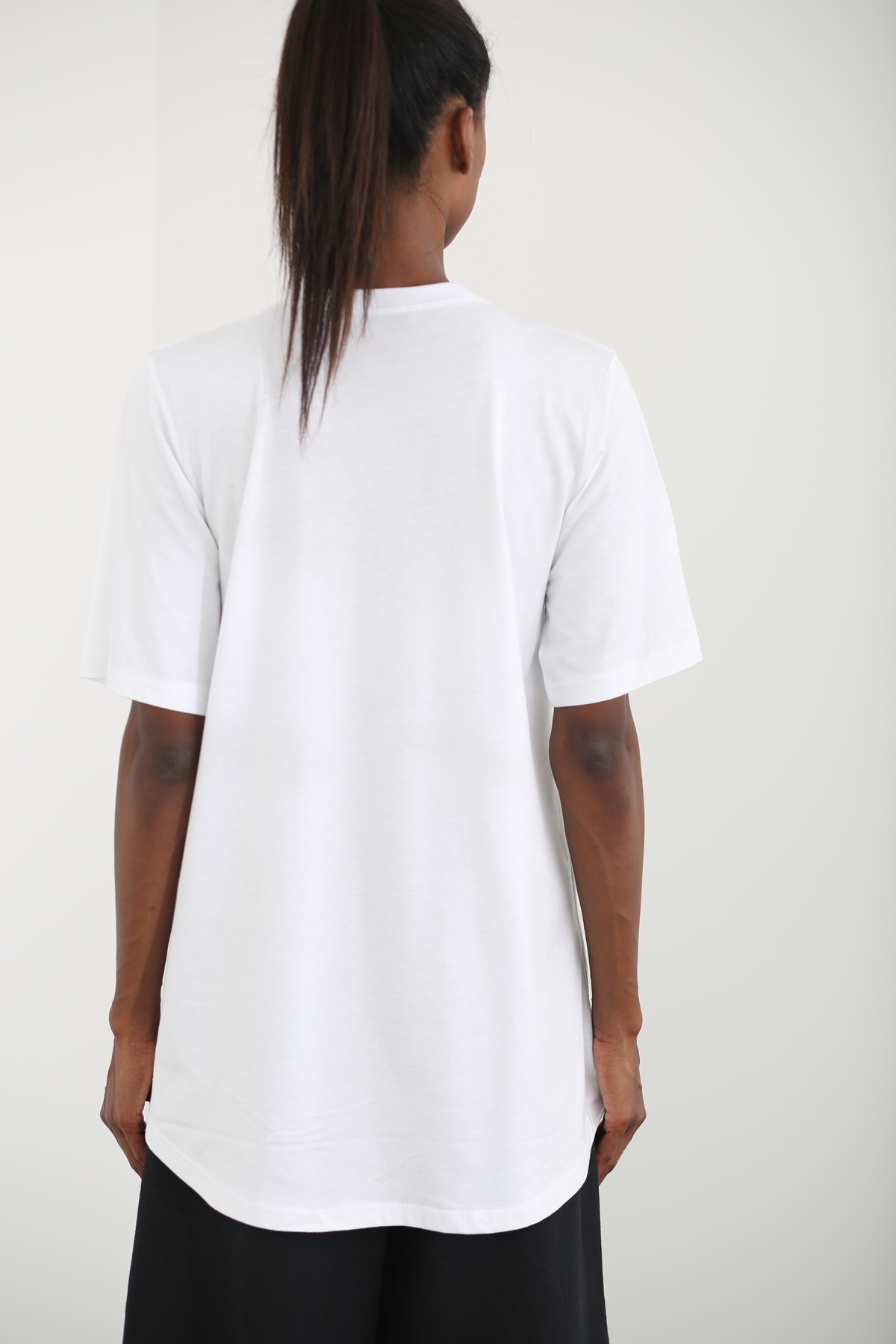 Beyaz Arkası Uzun Boyfriend Tshirt 