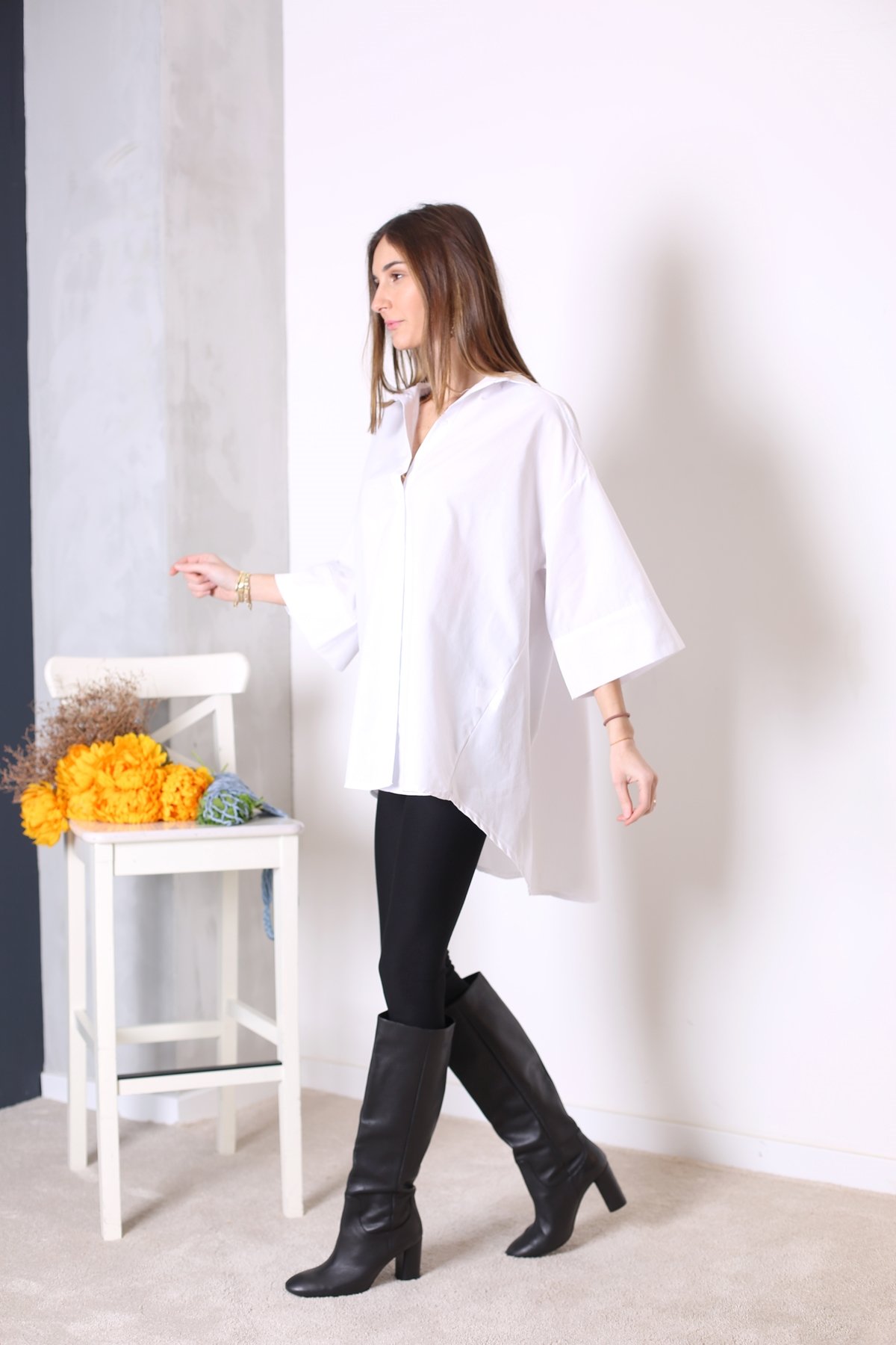 Beyaz Arkası Uzun Oversize Gömlek 24699