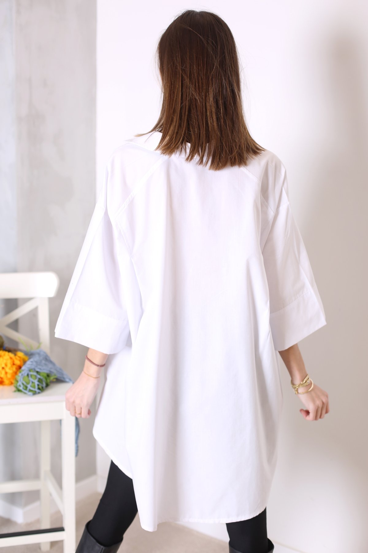 Beyaz Arkası Uzun Oversize Gömlek 24699