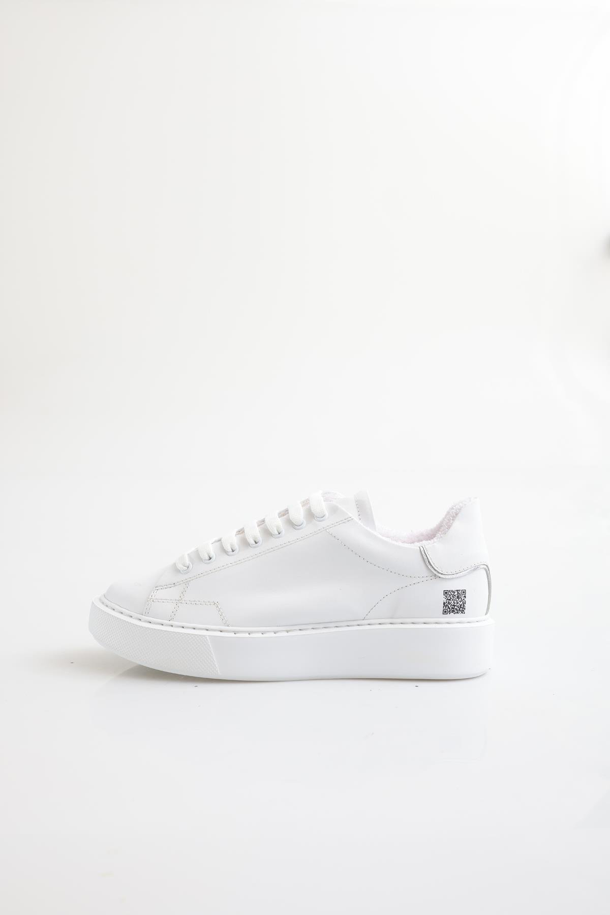 Beyaz Basic Sneaker 