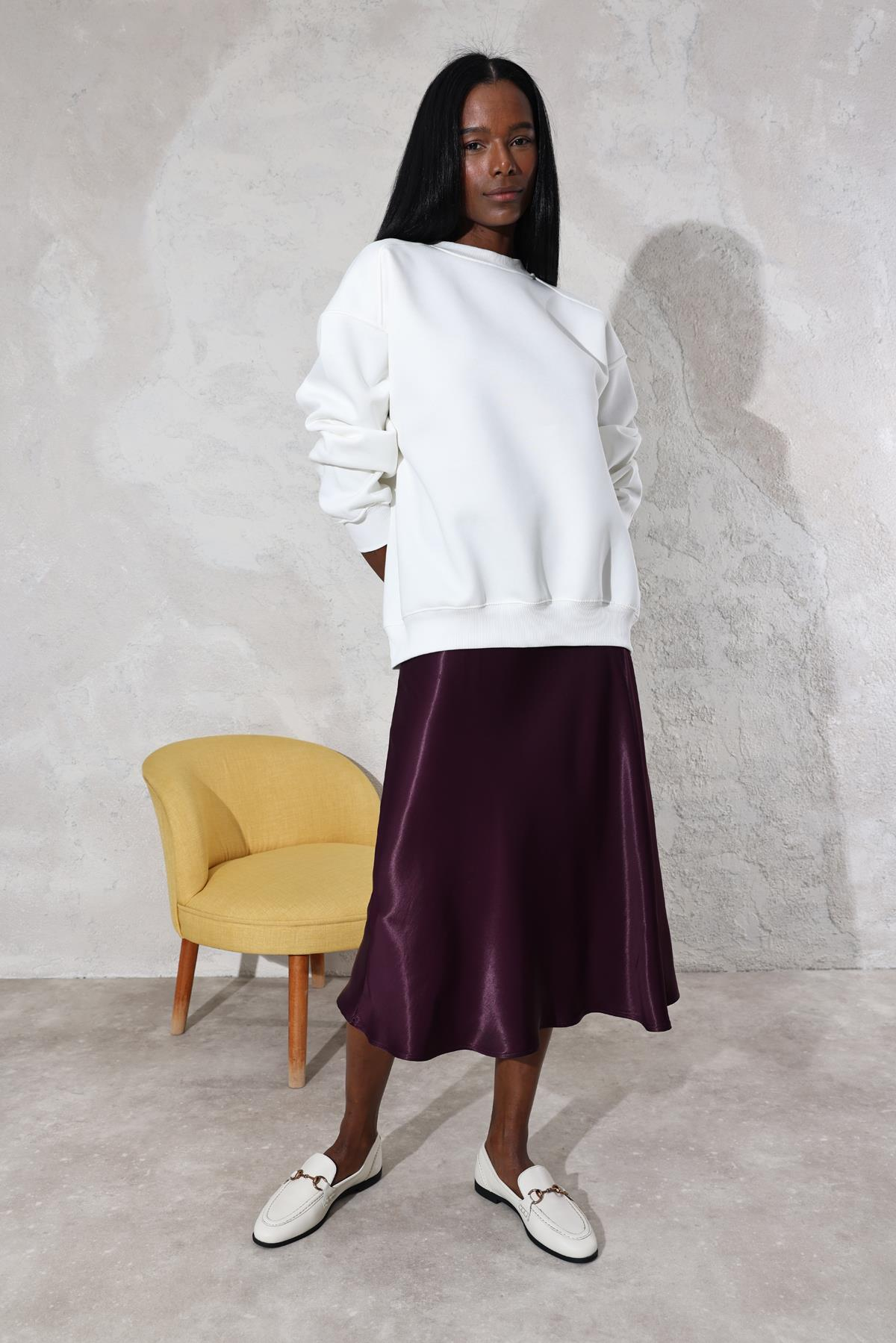 Beyaz Bisiklet Yaka Basic Sweatshirt 3408
