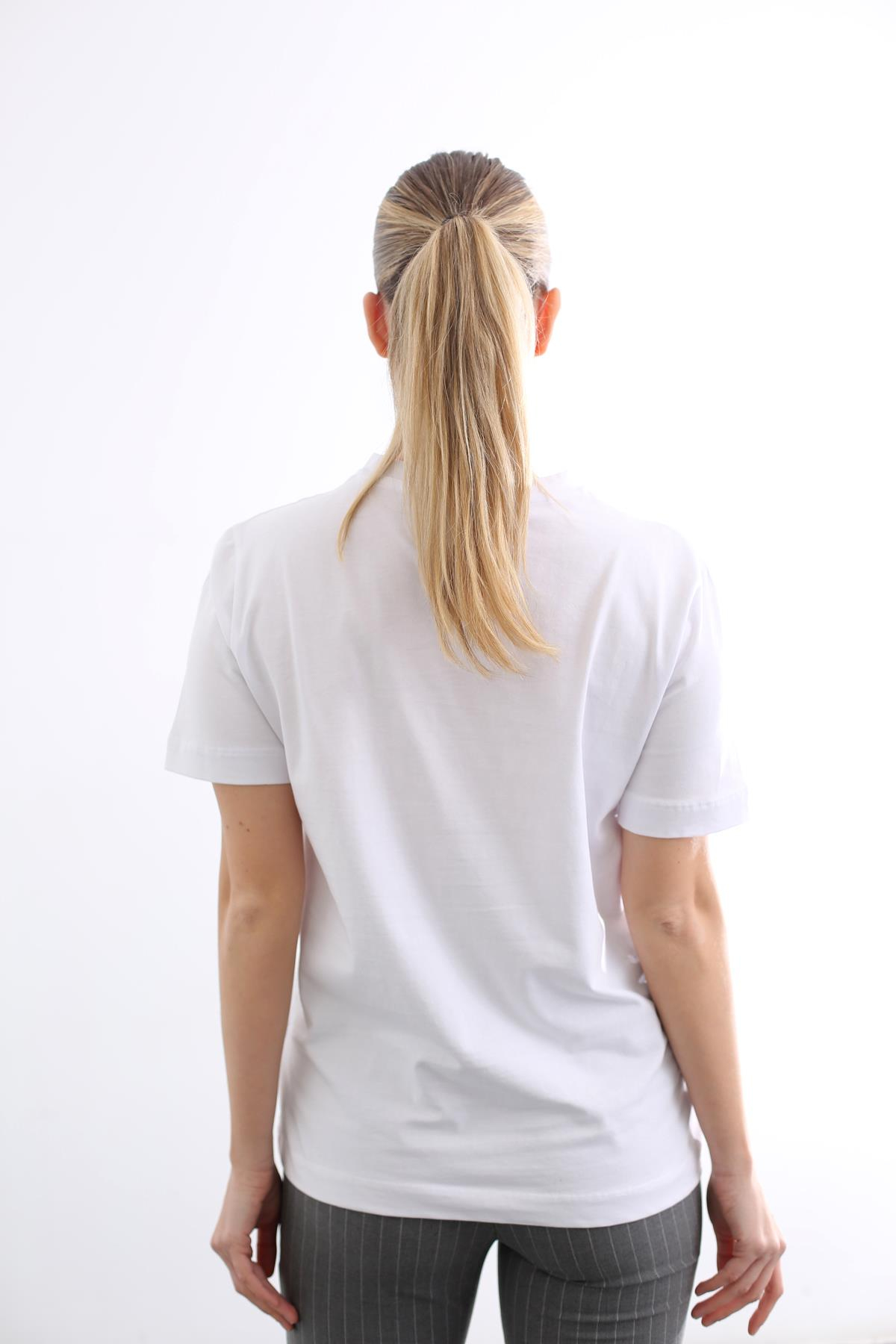 Beyaz Bisiklet Yaka Basic Tshirt 