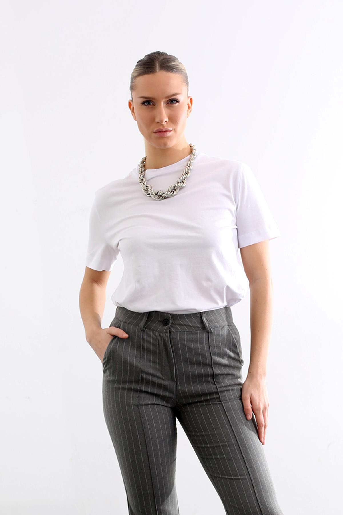 Beyaz Bisiklet Yaka Basic Tshirt 