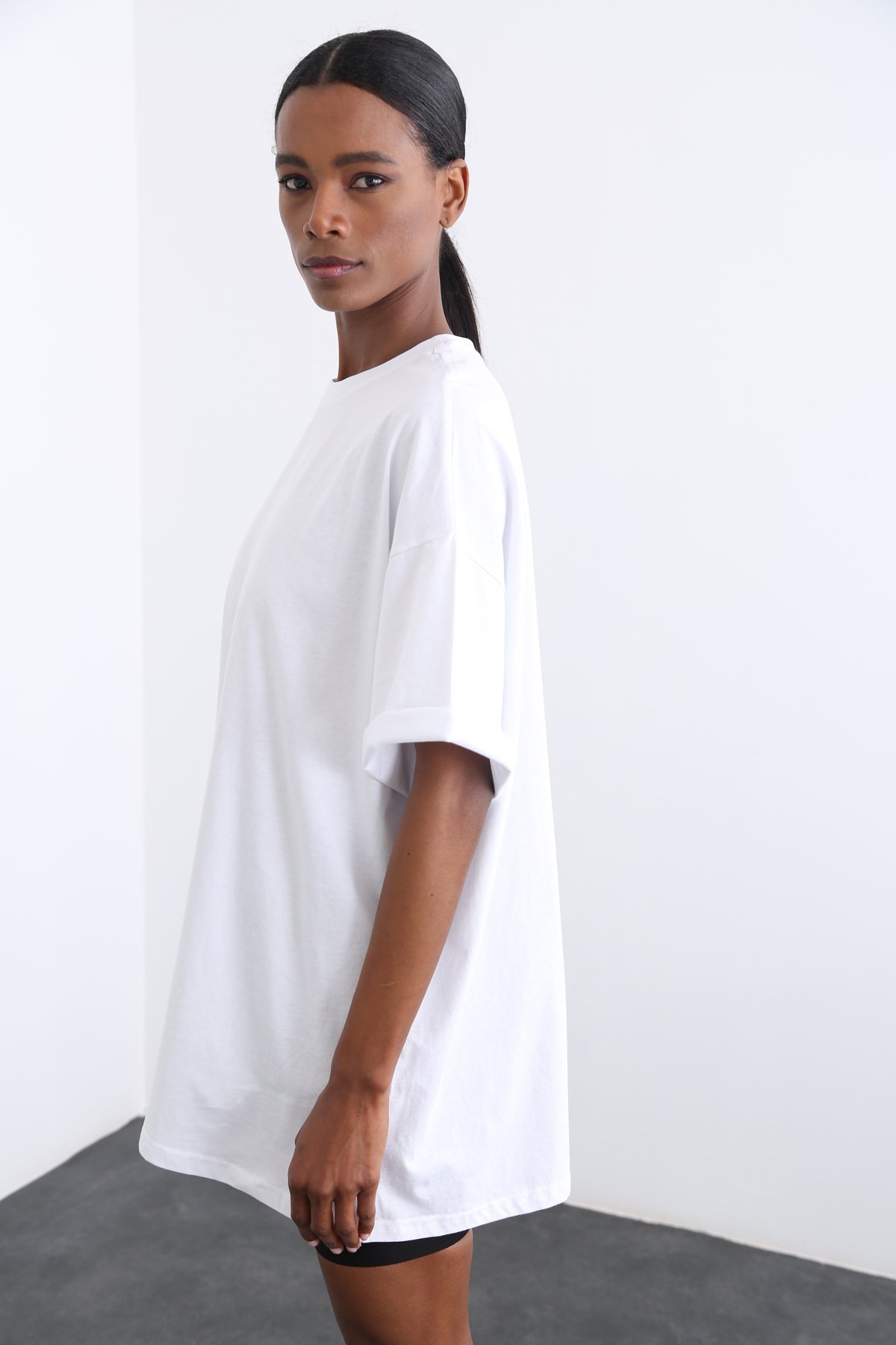 Beyaz Bisiklet Yaka Oversize Tshirt 12135