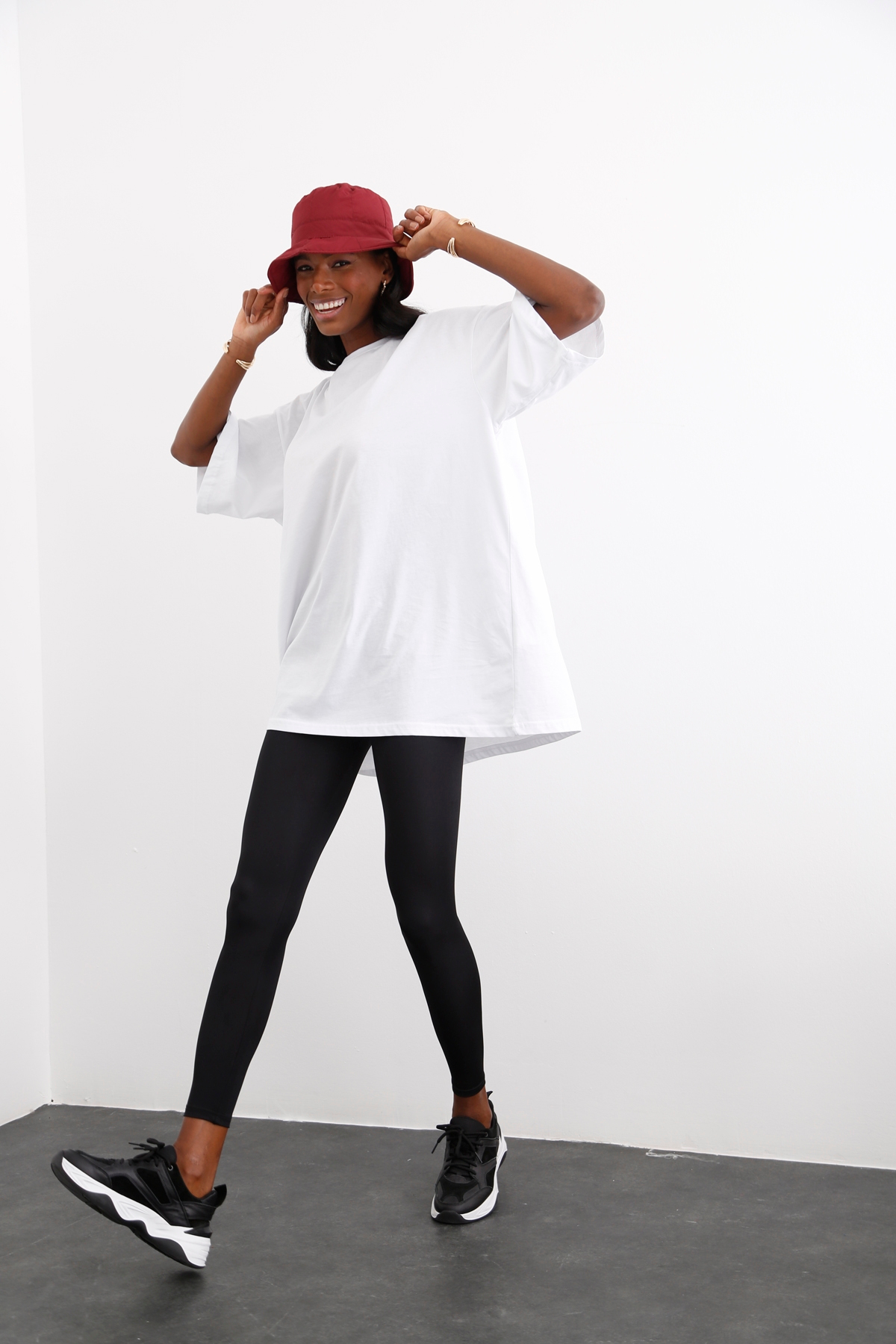 Beyaz Bisiklet Yaka Oversize Tshirt 12135