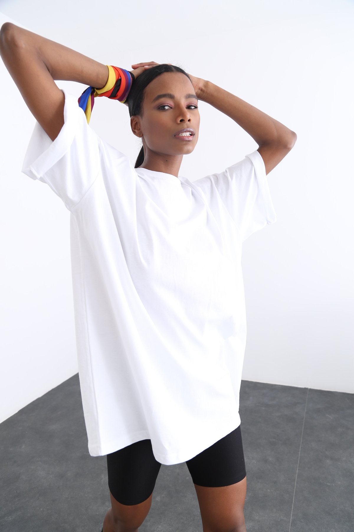 Beyaz Bisiklet Yaka Oversize Tshirt 12135