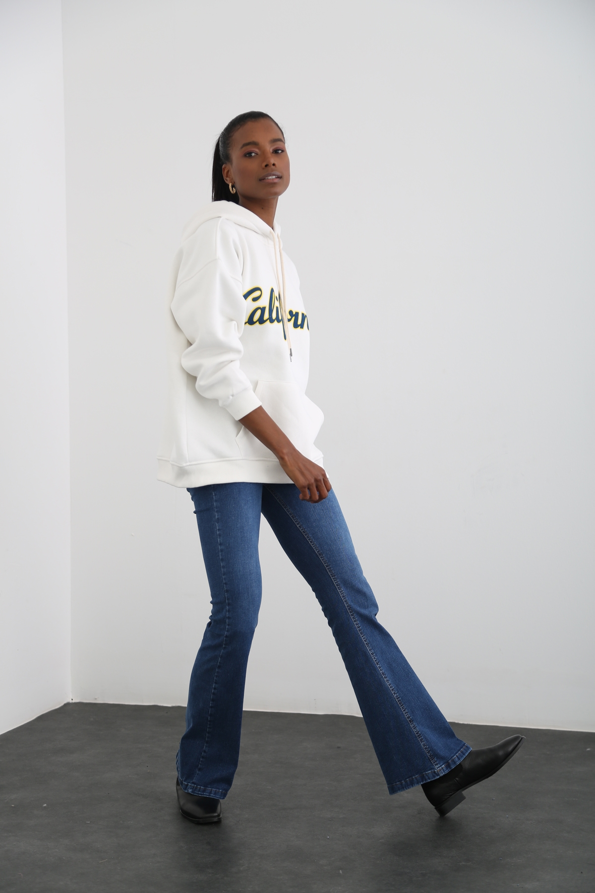 Beyaz California Baskılı Şardonlu Sweatshirt 0184